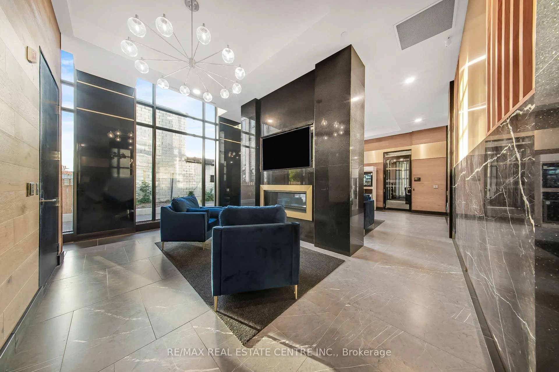 Photo 6 of Unit 909, 145 Columbia Street W, Waterloo — HOMEH