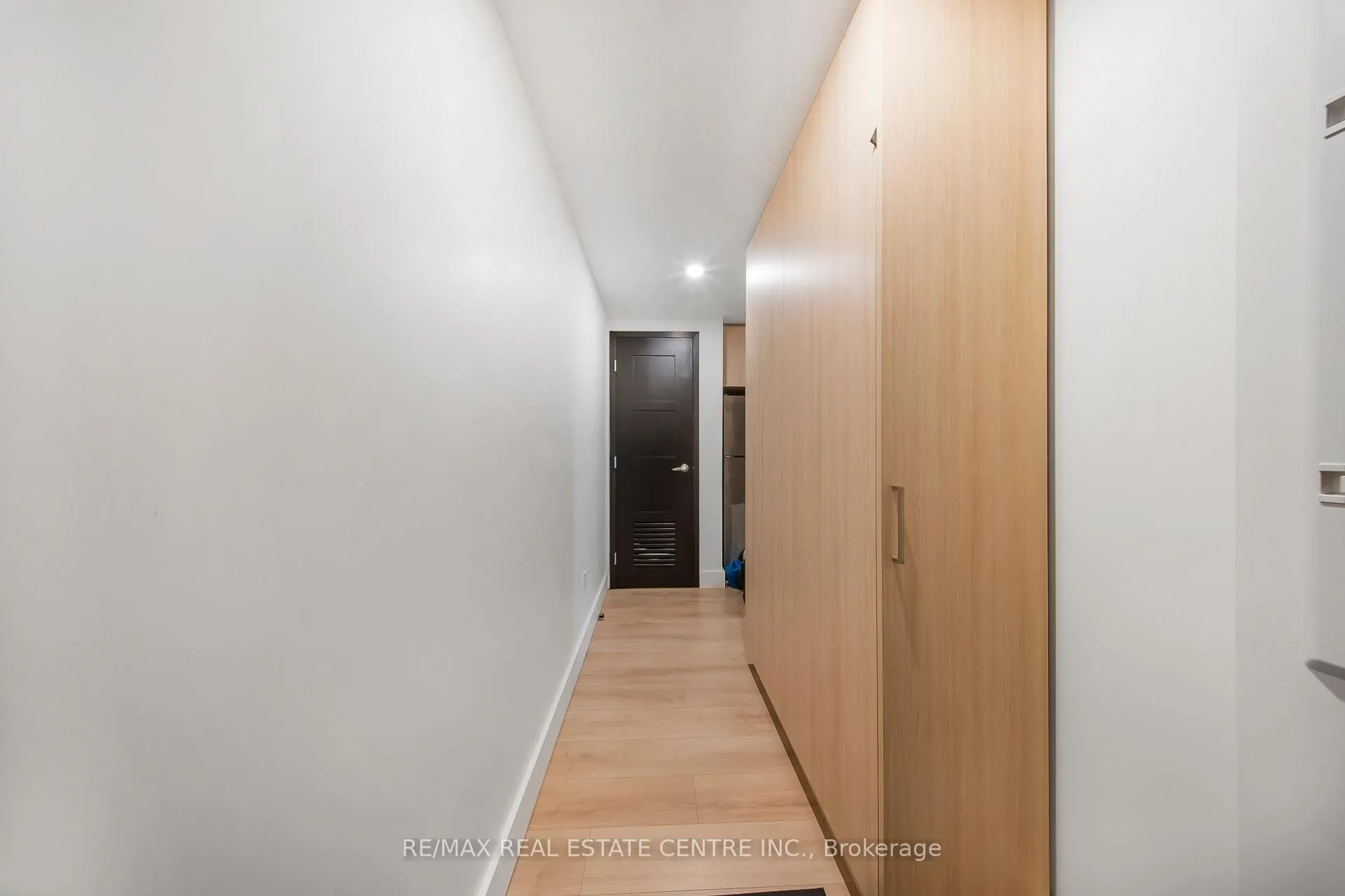 Photo 11 of Unit 909, 145 Columbia Street W, Waterloo — HOMEH