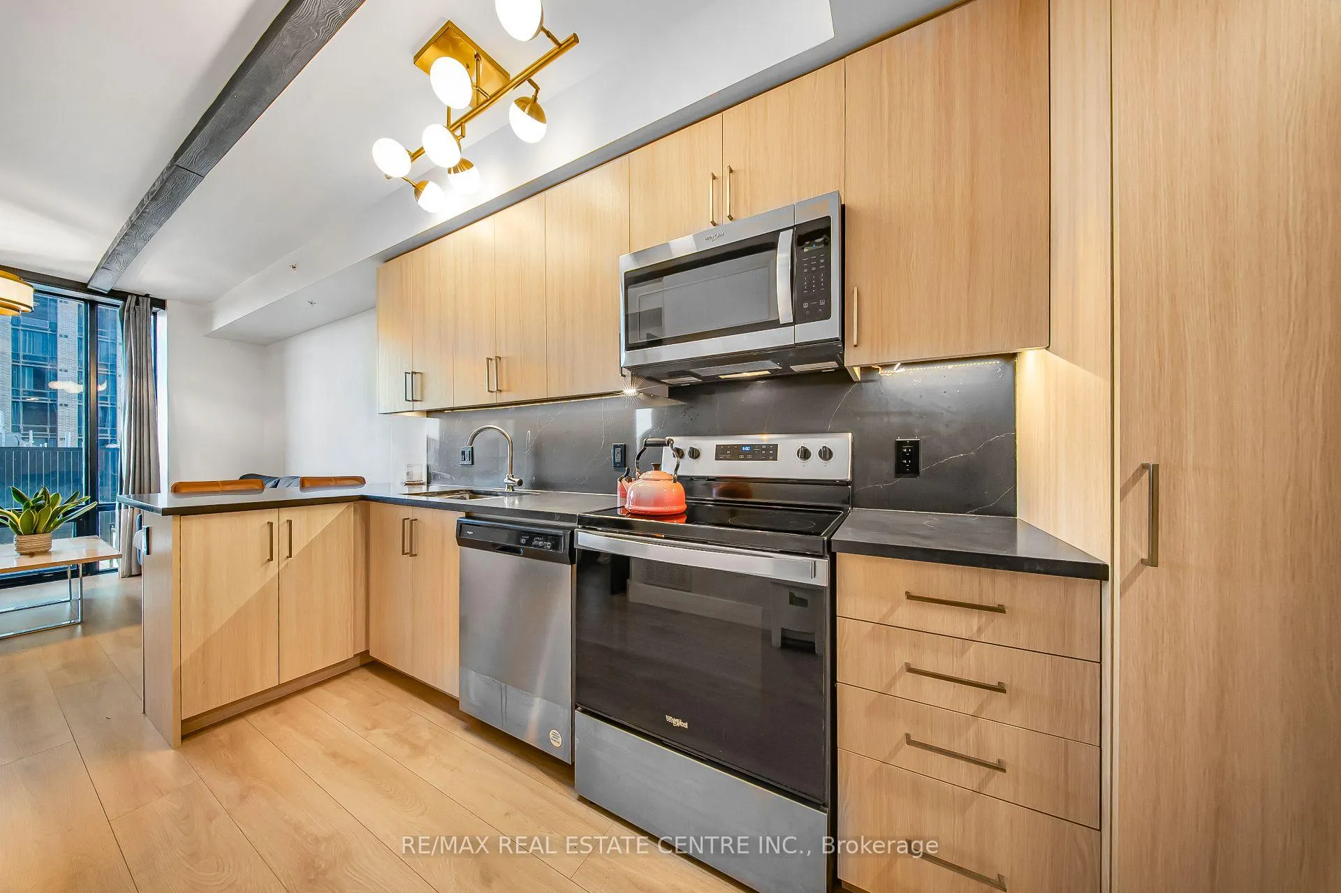 Photo 13 of Unit 909, 145 Columbia Street W, Waterloo — HOMEH