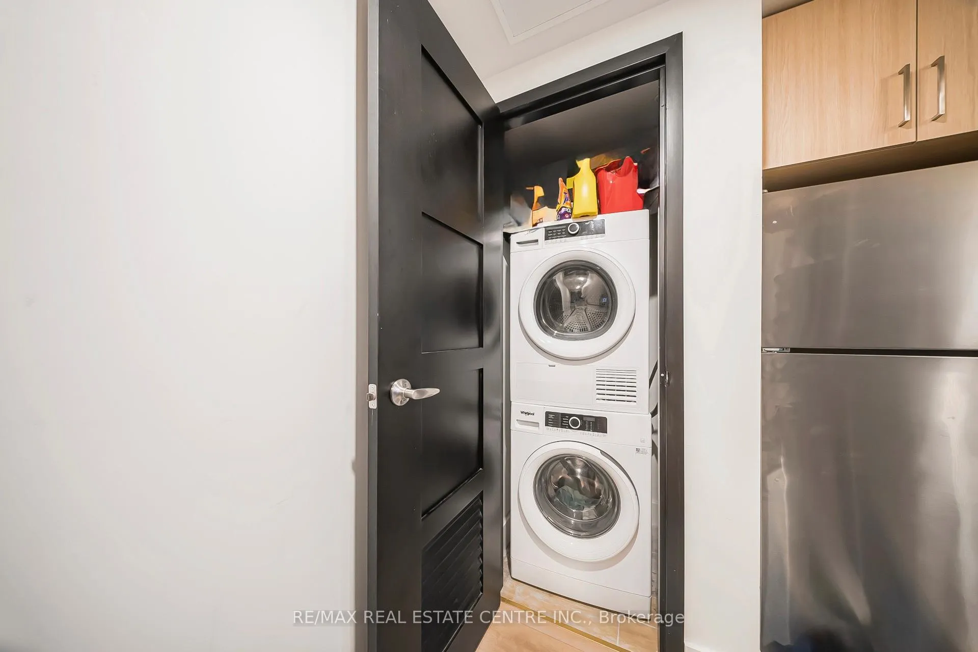 Photo 18 of Unit 909, 145 Columbia Street W, Waterloo — HOMEH