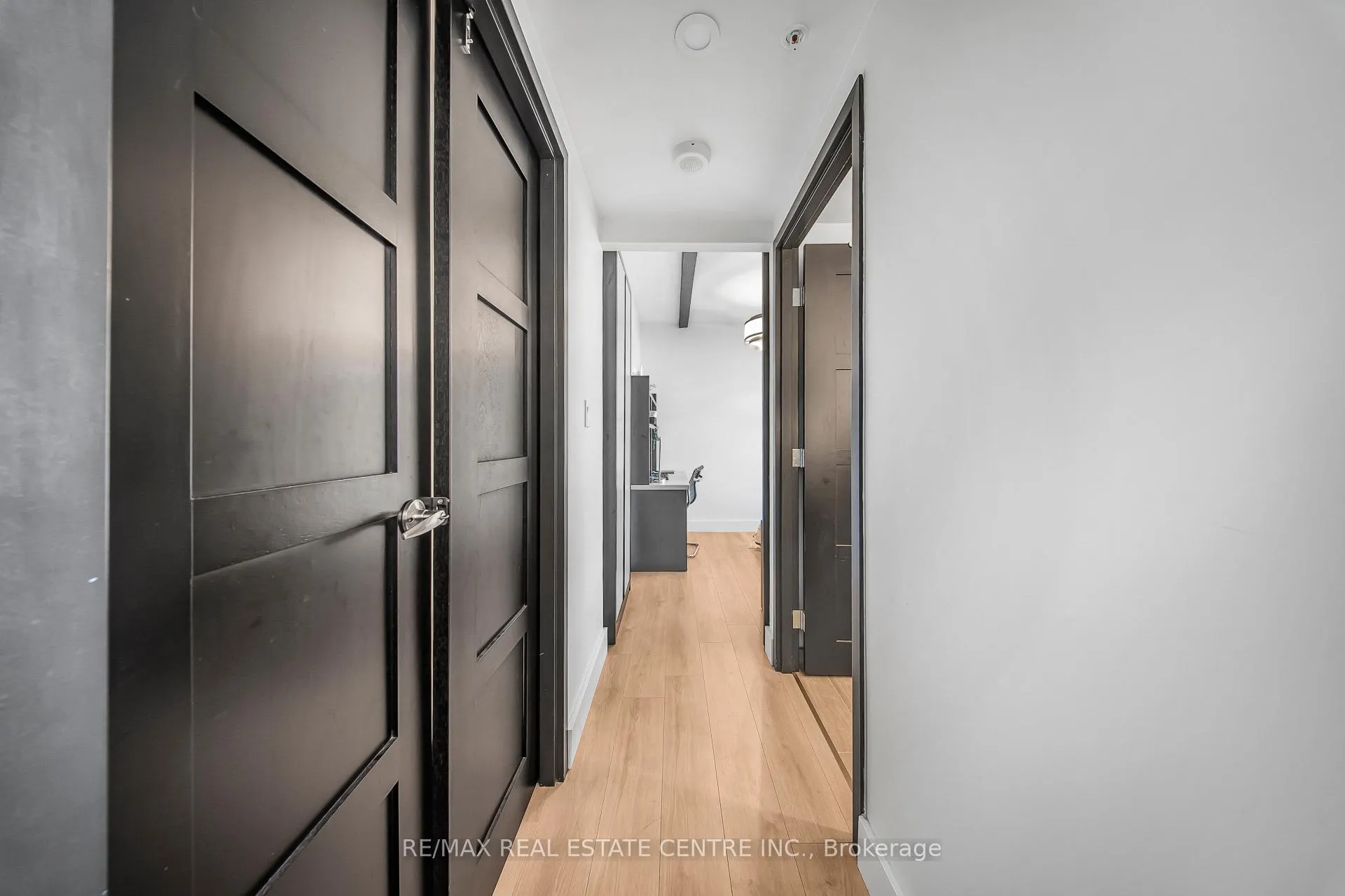 Photo 21 of Unit 909, 145 Columbia Street W, Waterloo — HOMEH