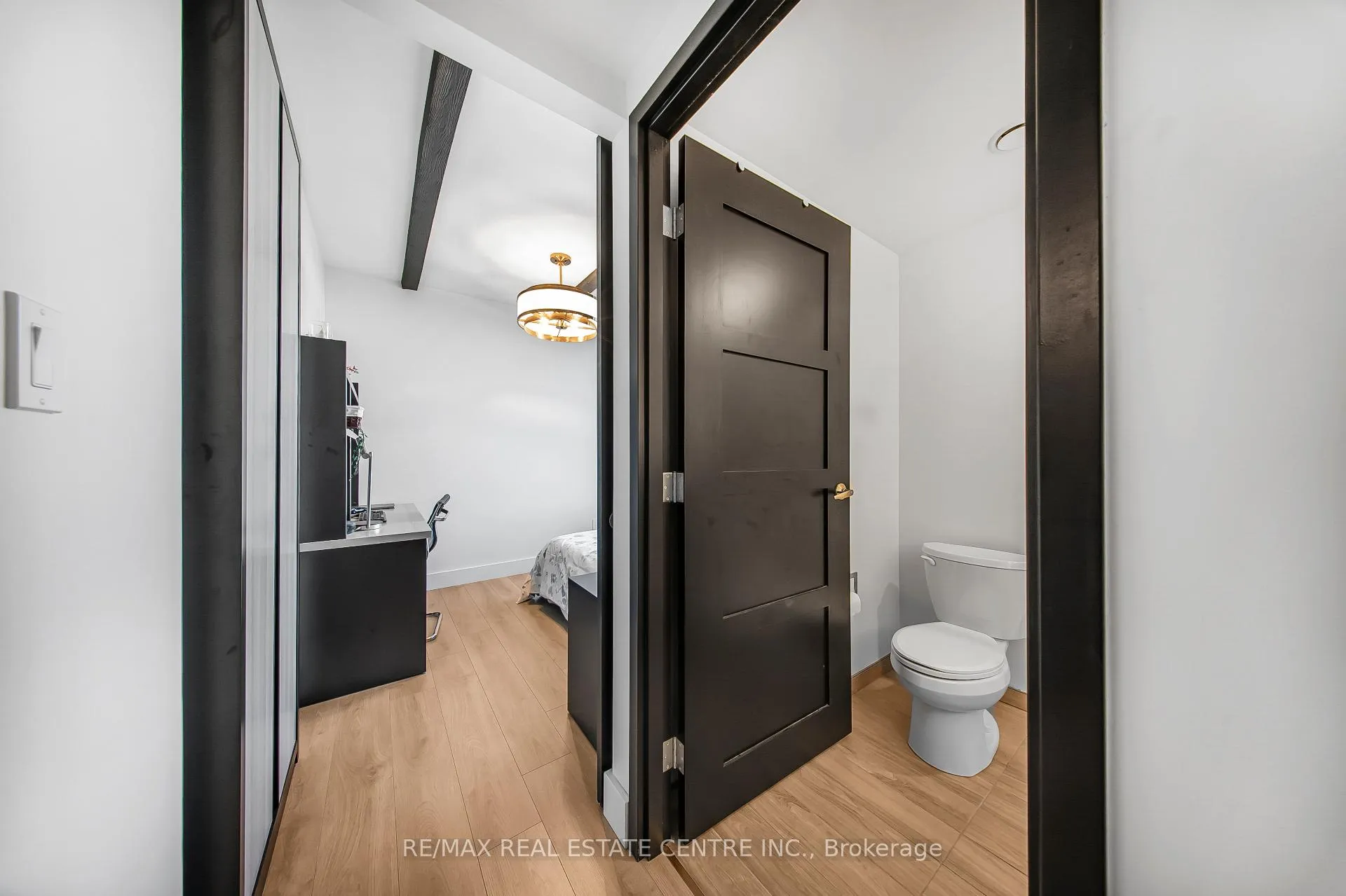 Photo 22 of Unit 909, 145 Columbia Street W, Waterloo — HOMEH