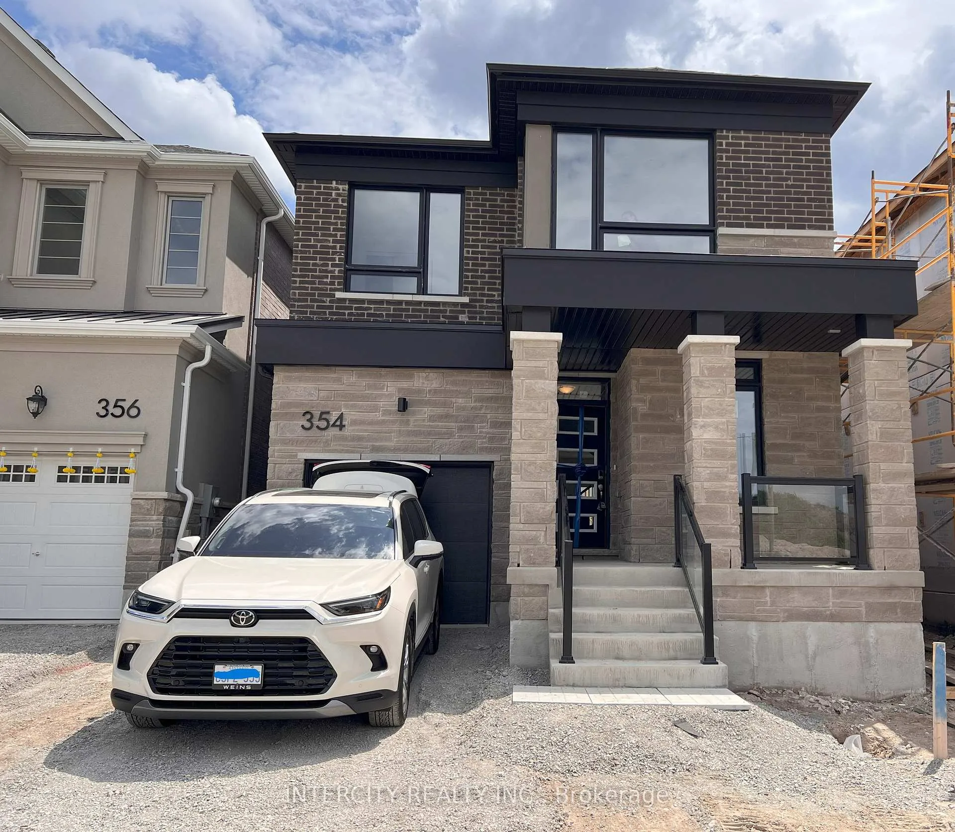 Photo 2 of 354 Madelaine Drive, Barrie, Painswick South — HOMEH