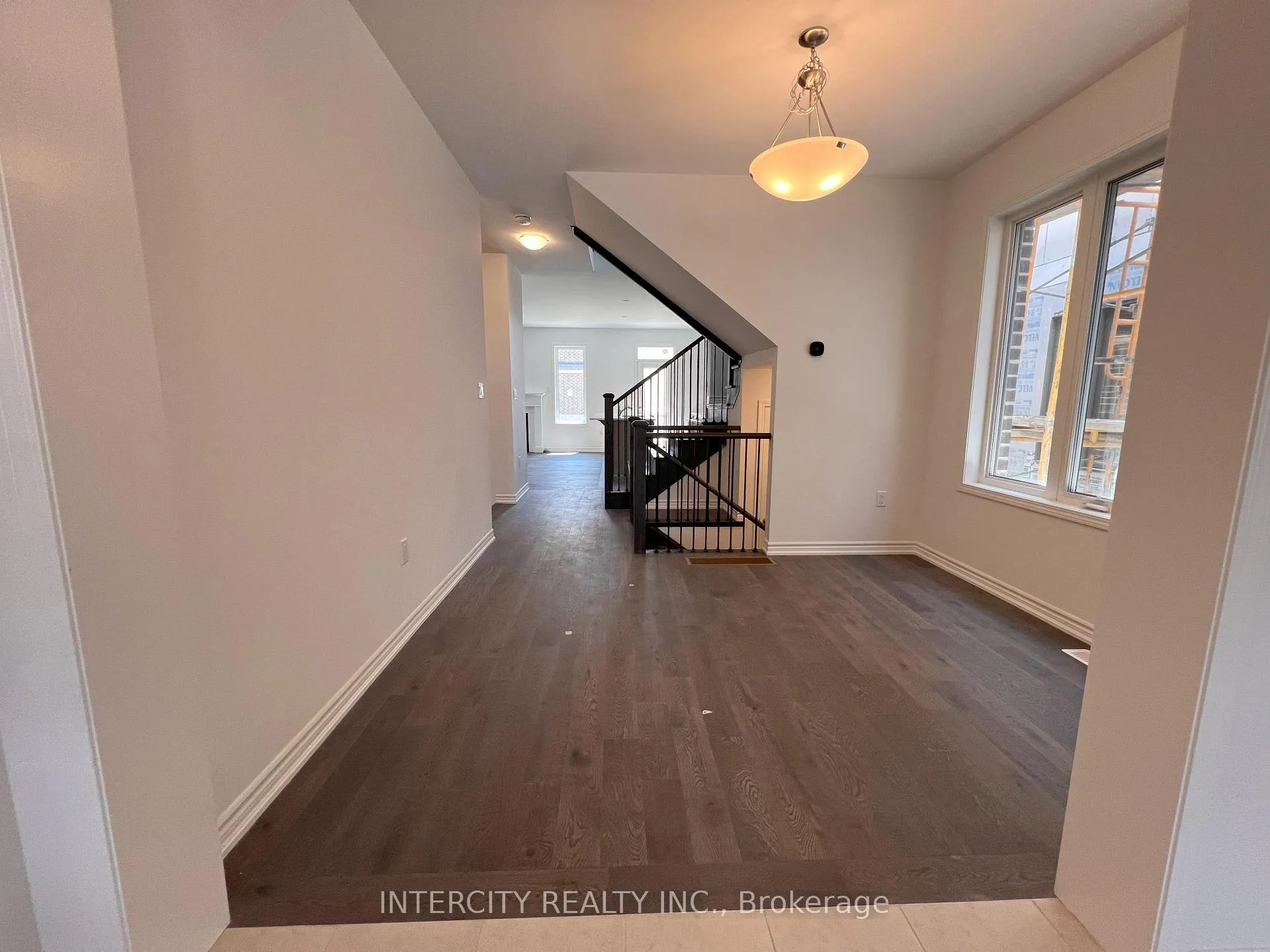 Photo 5 of 354 Madelaine Drive, Barrie, Painswick South — HOMEH