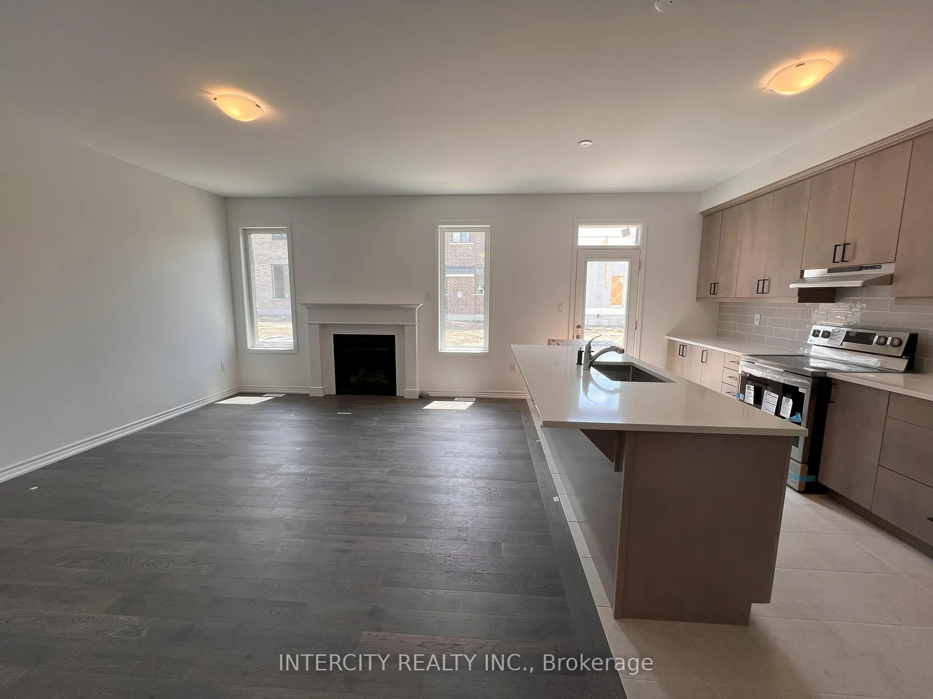 Photo 6 of 354 Madelaine Drive, Barrie, Painswick South — HOMEH