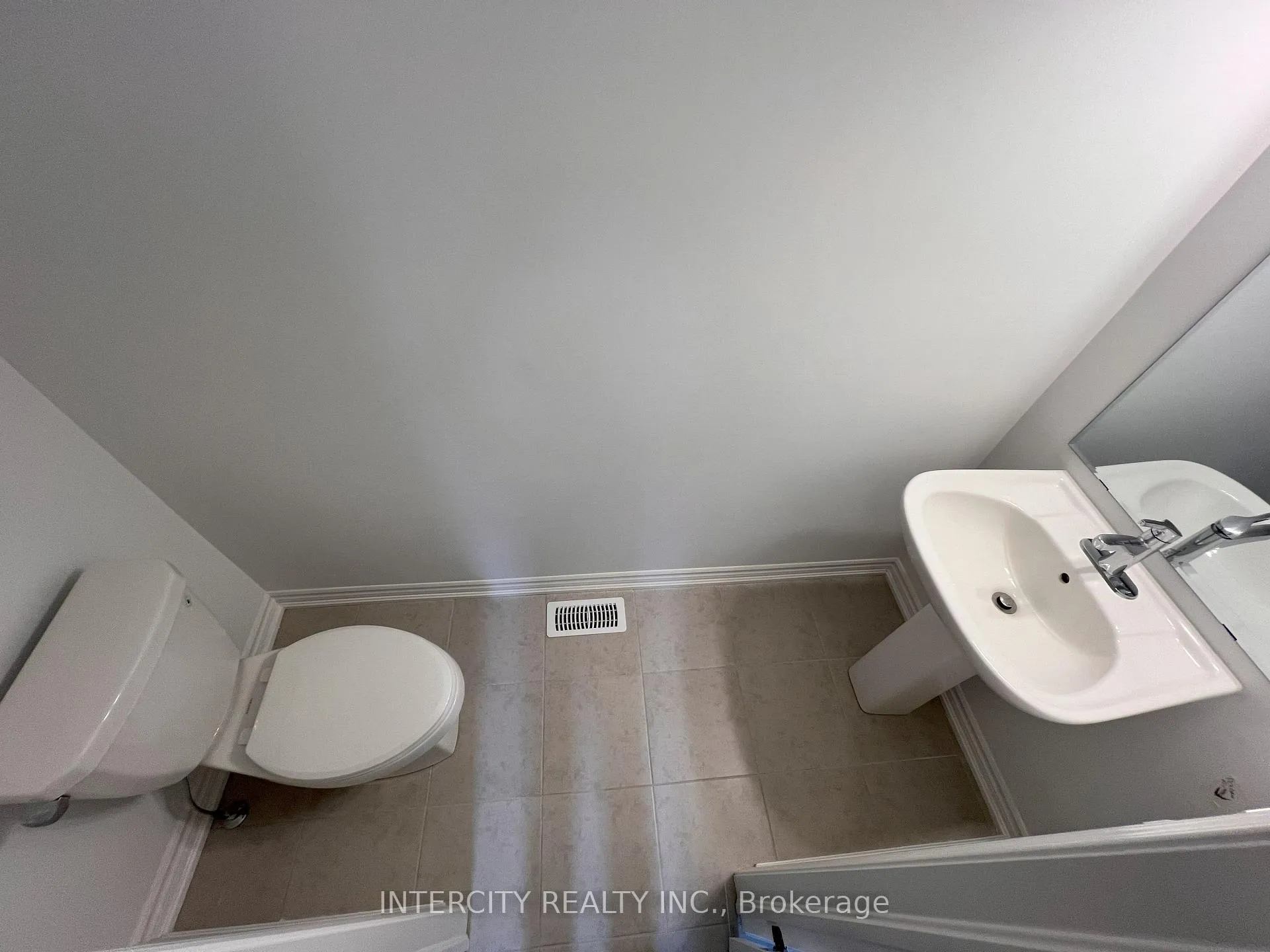 Photo 12 of 354 Madelaine Drive, Barrie, Painswick South — HOMEH