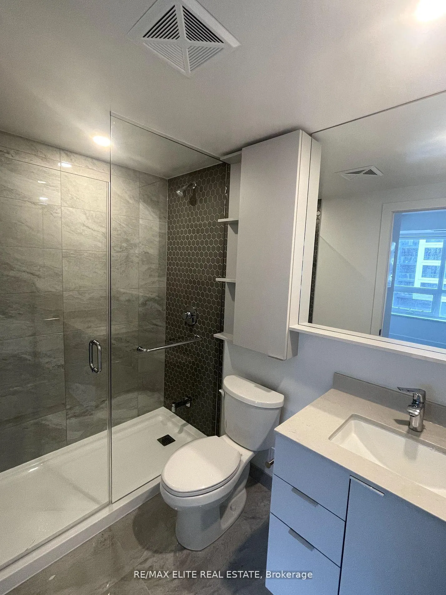 Photo 9 of Unit 706, 8 Cedarland Drive, Markham, Unionville — HOMEH