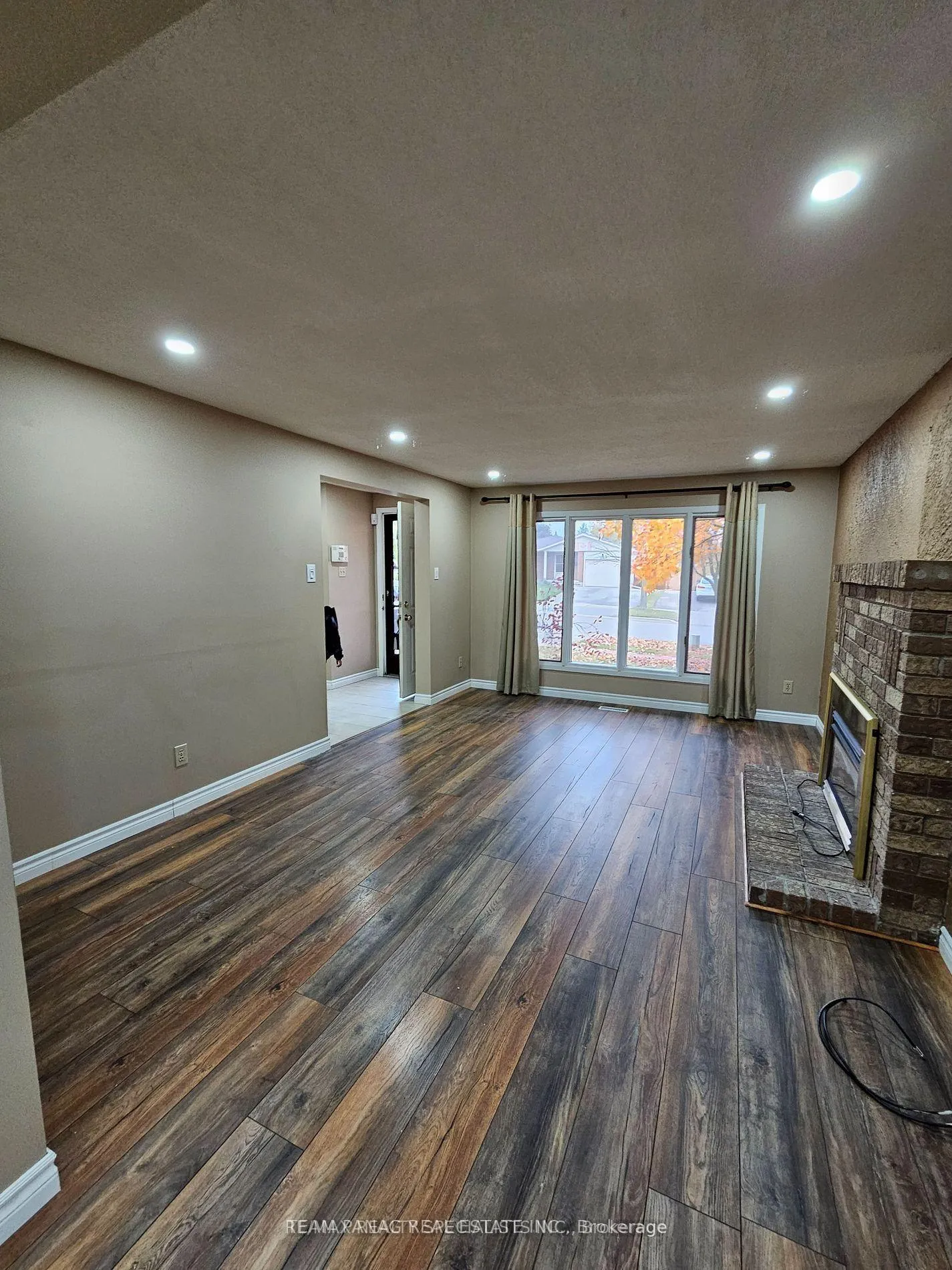 Photo 2 of 106 Millwood Crescent, Kitchener — HOMEH