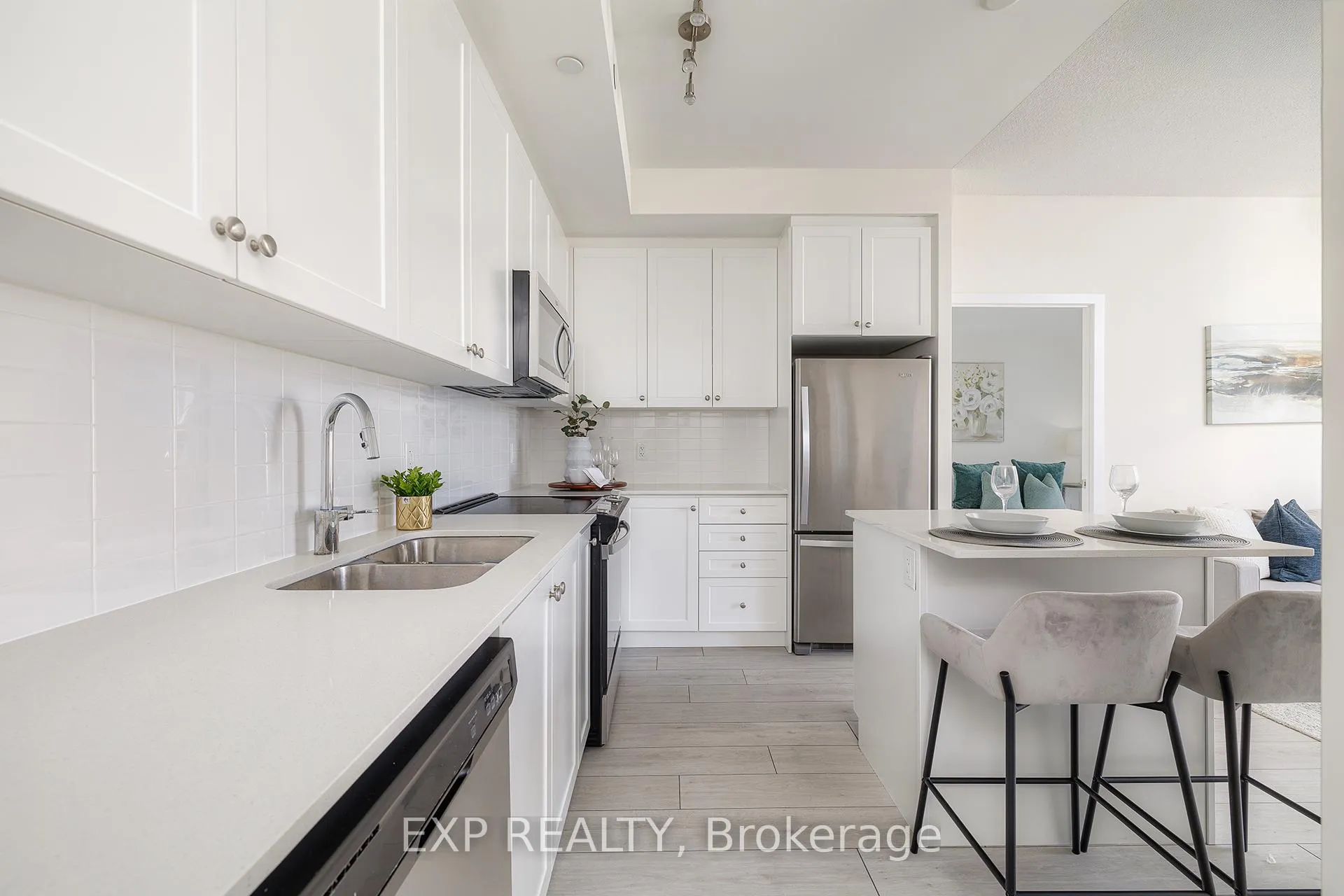 Photo 3 of Unit 1401, 55 Duke Street W, Kitchener, City Commercial Core — HOMEH