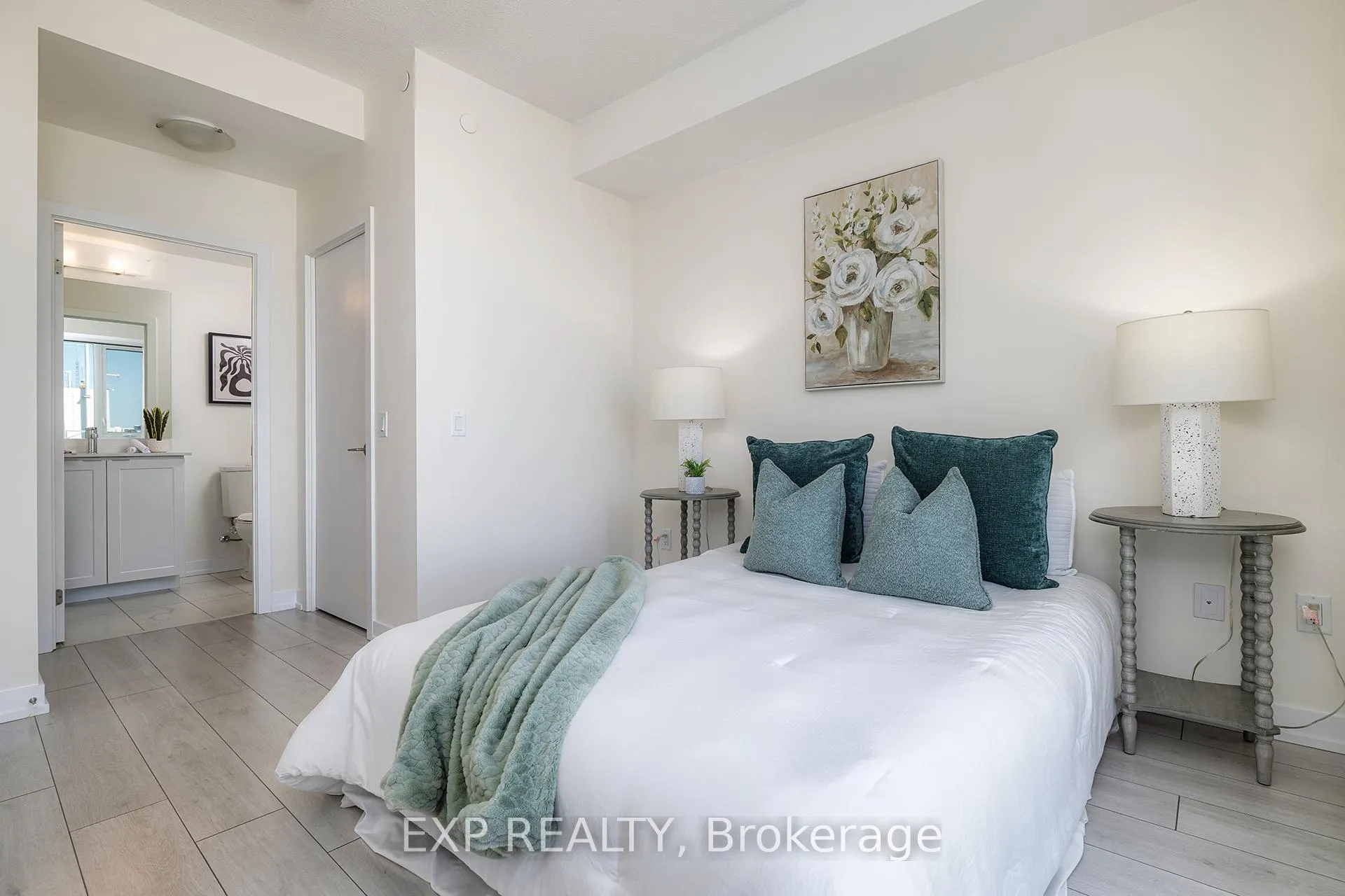 Photo 10 of Unit 1401, 55 Duke Street W, Kitchener, City Commercial Core — HOMEH