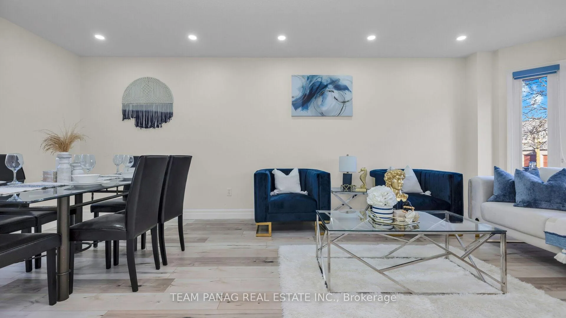 Photo 5 of 14 Shady Pine Circle, Brampton, Sandringham-Wellington — HOMEH