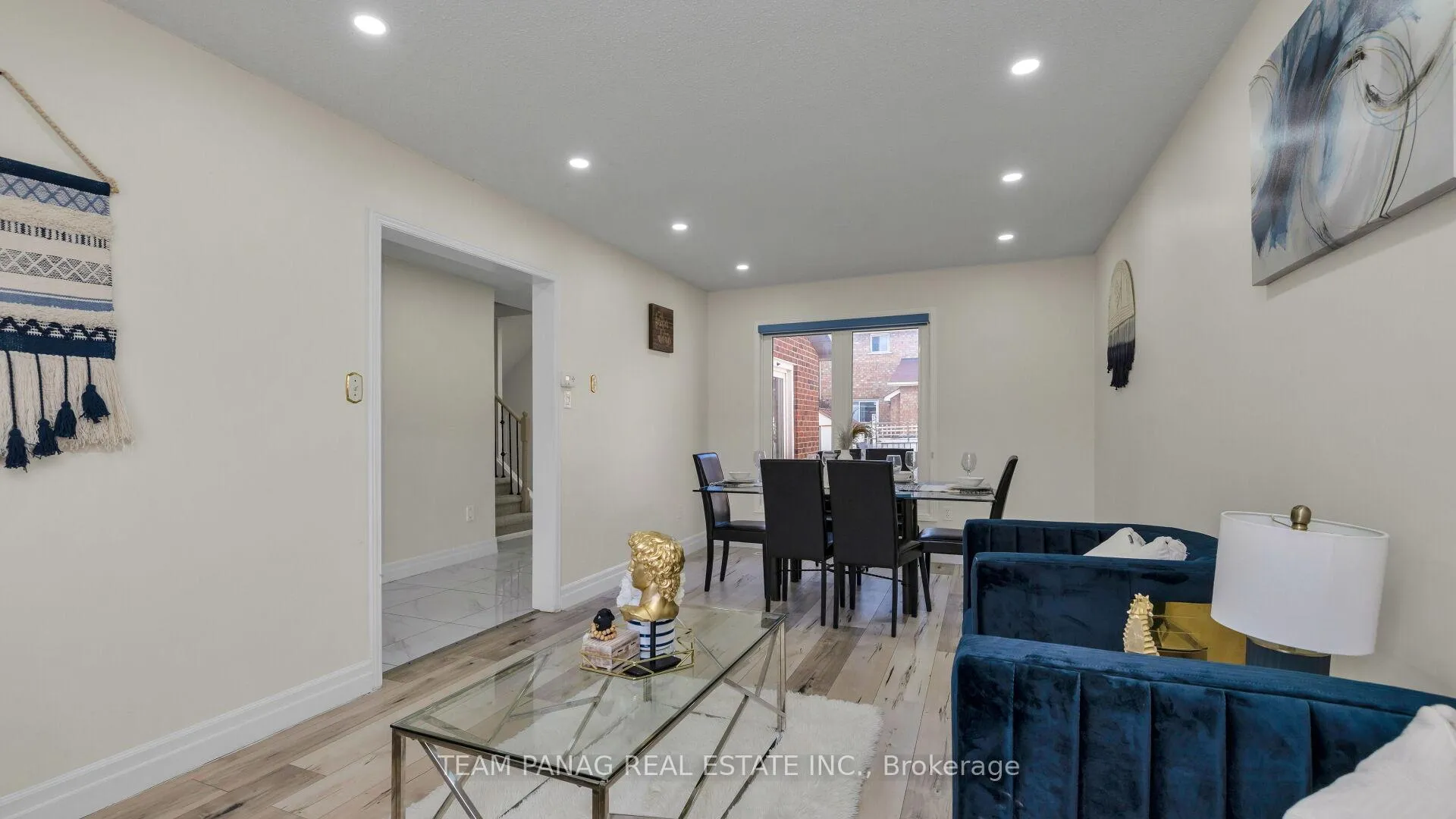 Photo 7 of 14 Shady Pine Circle, Brampton, Sandringham-Wellington — HOMEH