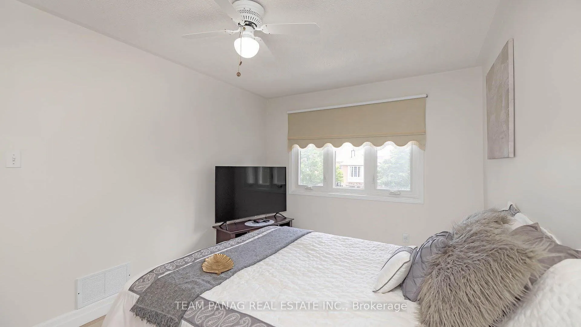 Photo 16 of 14 Shady Pine Circle, Brampton, Sandringham-Wellington — HOMEH