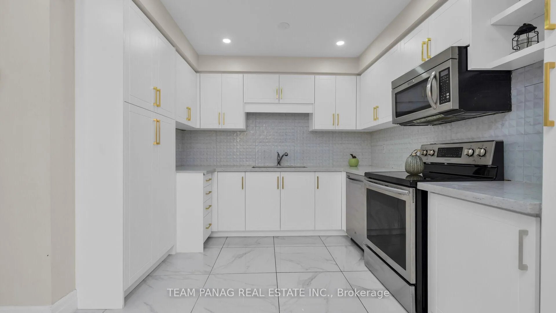 Photo 27 of 14 Shady Pine Circle, Brampton, Sandringham-Wellington — HOMEH