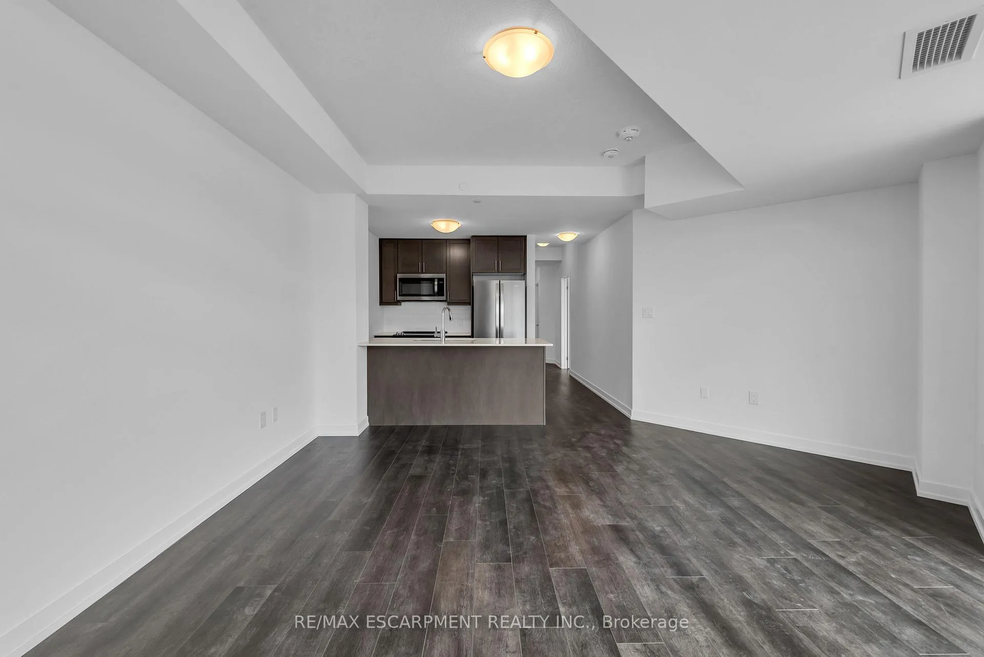 Photo 9 of Unit 233, 10 Mallard Trail, Hamilton, Waterdown — HOMEH