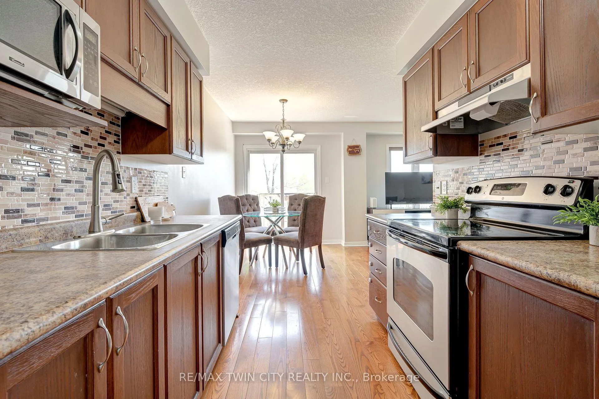 Photo 9 of Unit 20, 20 David Bergey Drive, Kitchener — HOMEH