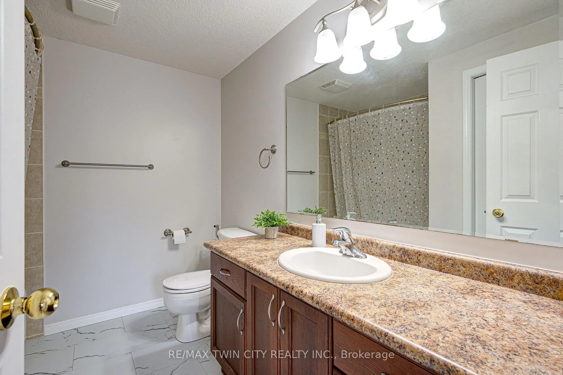 Photo 29 of Unit 20, 20 David Bergey Drive, Kitchener — HOMEH