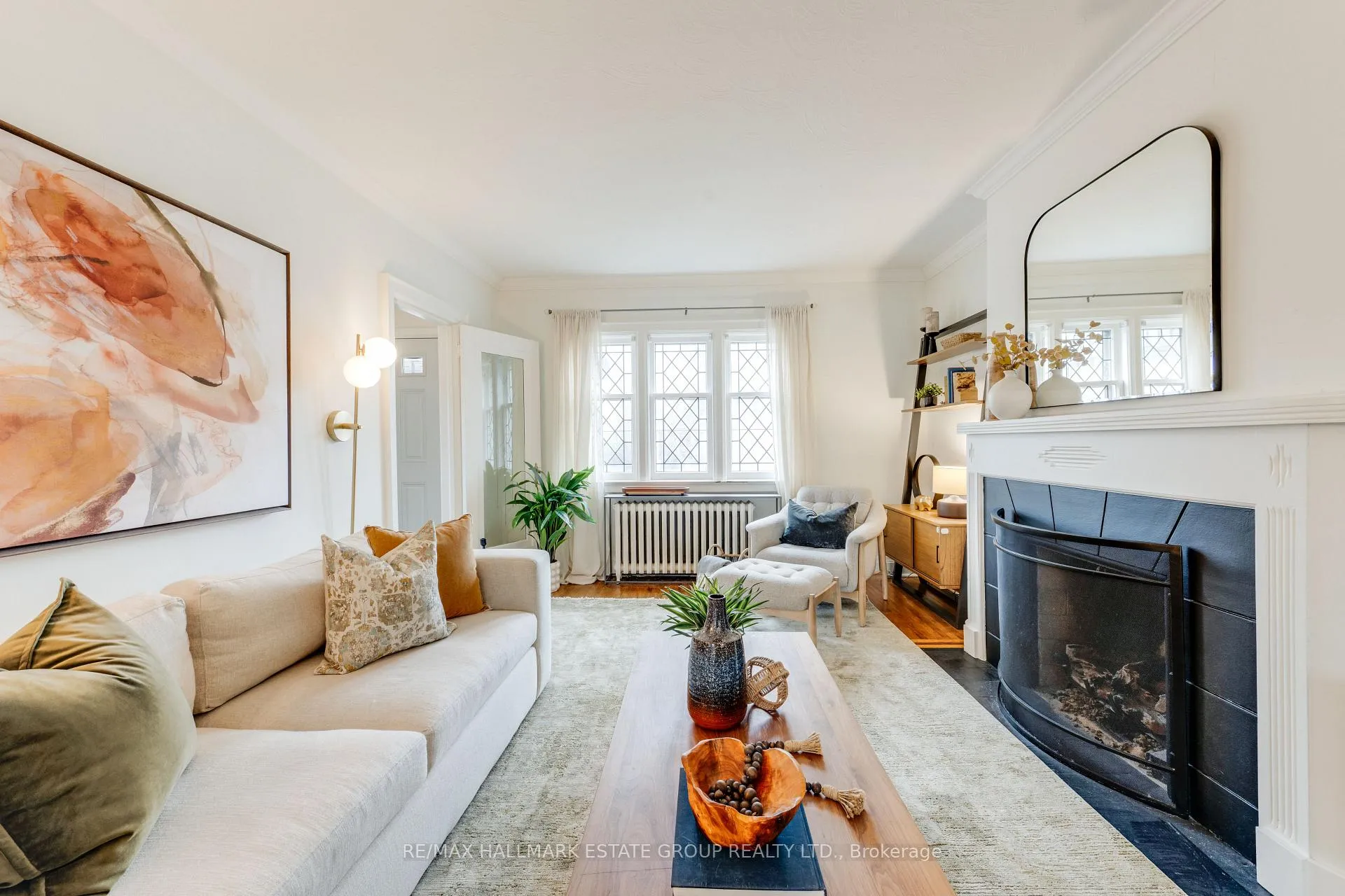 Photo 4 of 242 O'Connor Drive, Toronto, East York — HOMEH