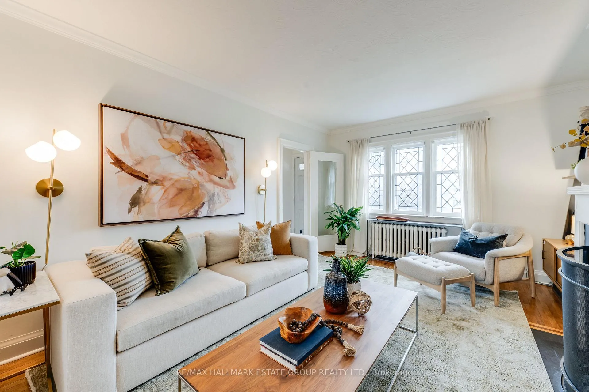 Photo 5 of 242 O'Connor Drive, Toronto, East York — HOMEH