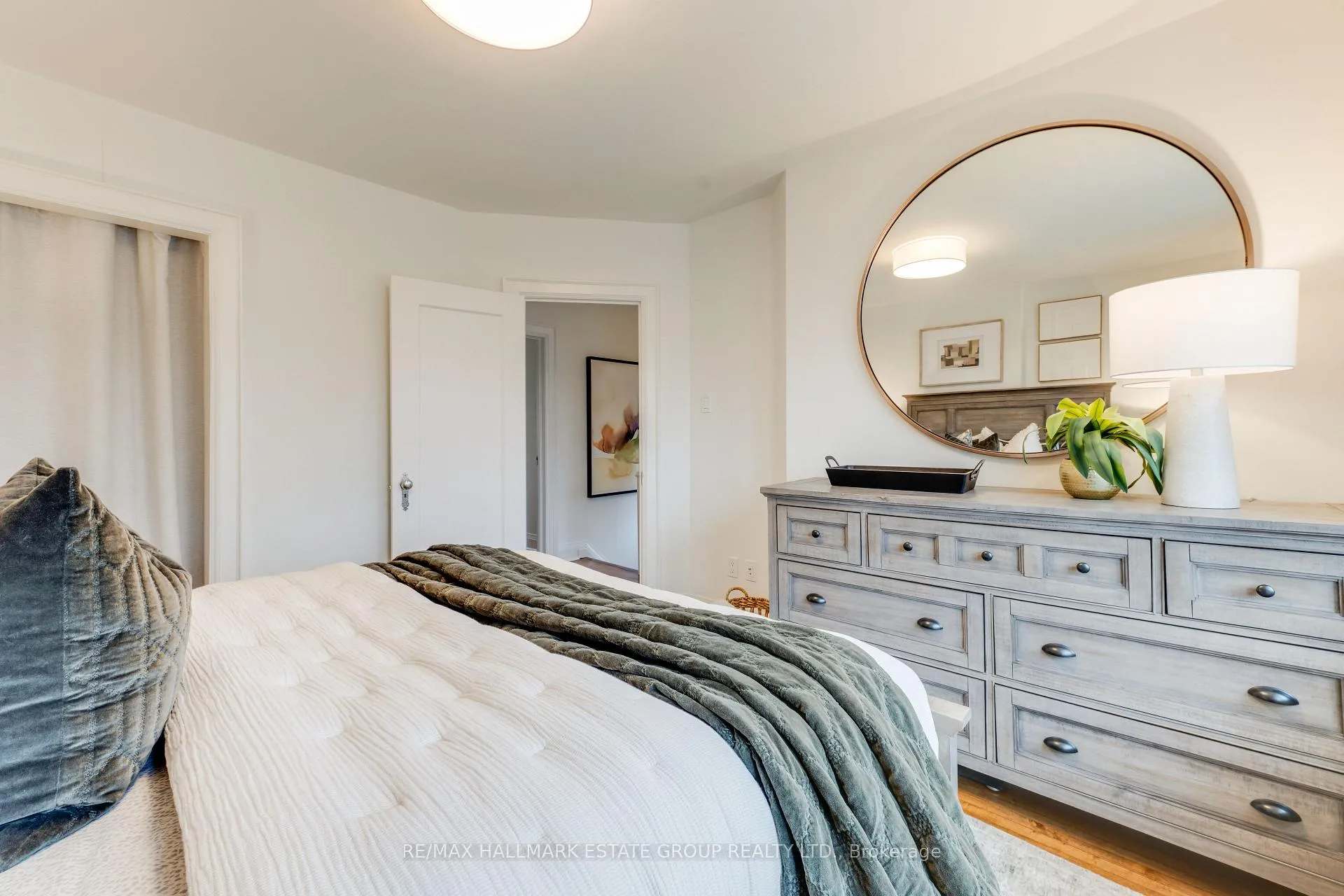 Photo 19 of 242 O'Connor Drive, Toronto, East York — HOMEH