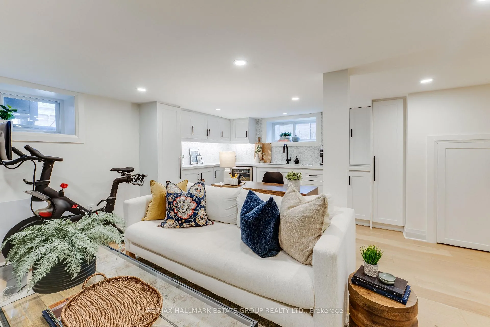 Photo 35 of 242 O'Connor Drive, Toronto, East York — HOMEH