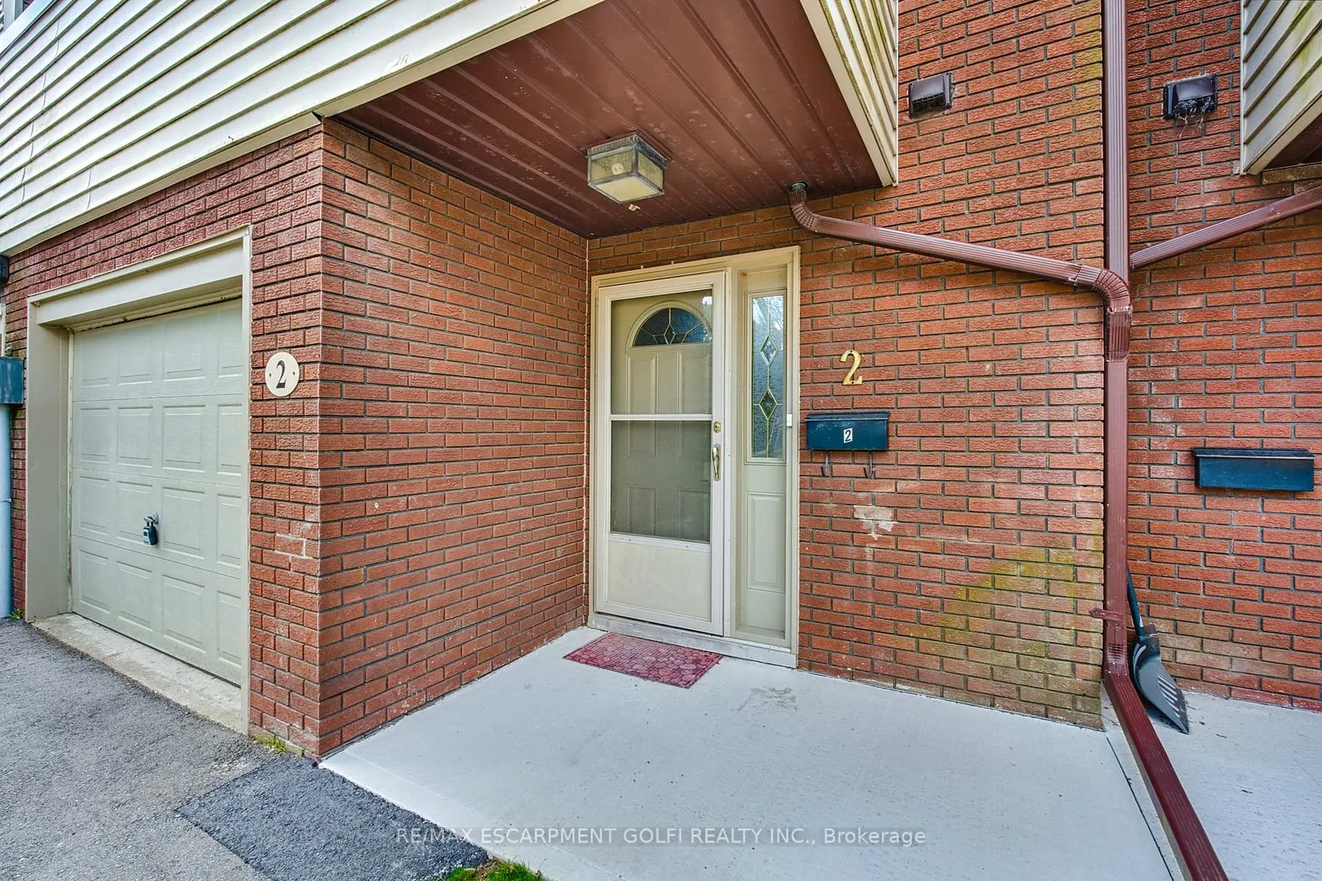 Photo 2 of Unit 2, 23 Watsons Lane, Hamilton, Cootes Paradise — HOMEH