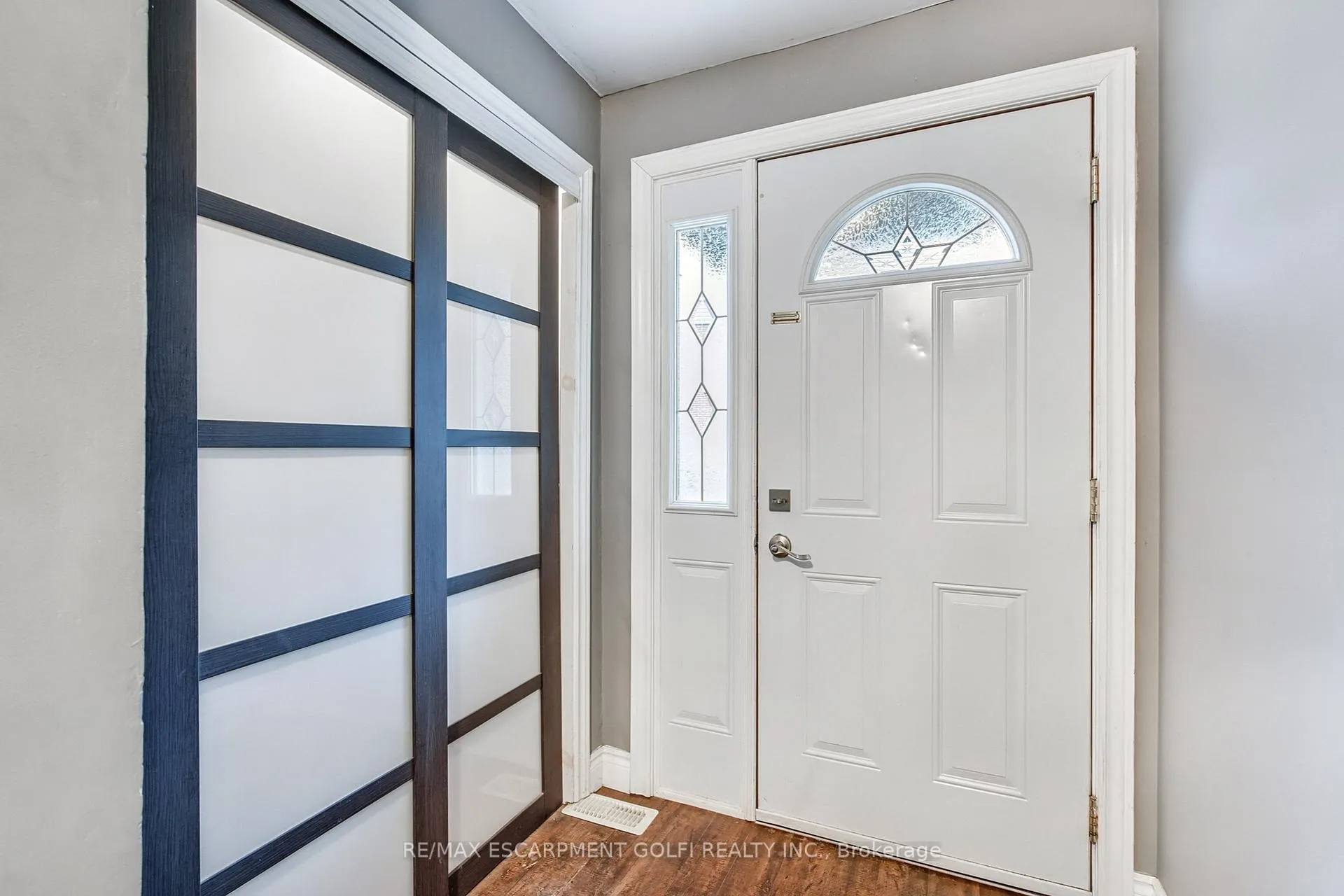 Photo 3 of Unit 2, 23 Watsons Lane, Hamilton, Cootes Paradise — HOMEH
