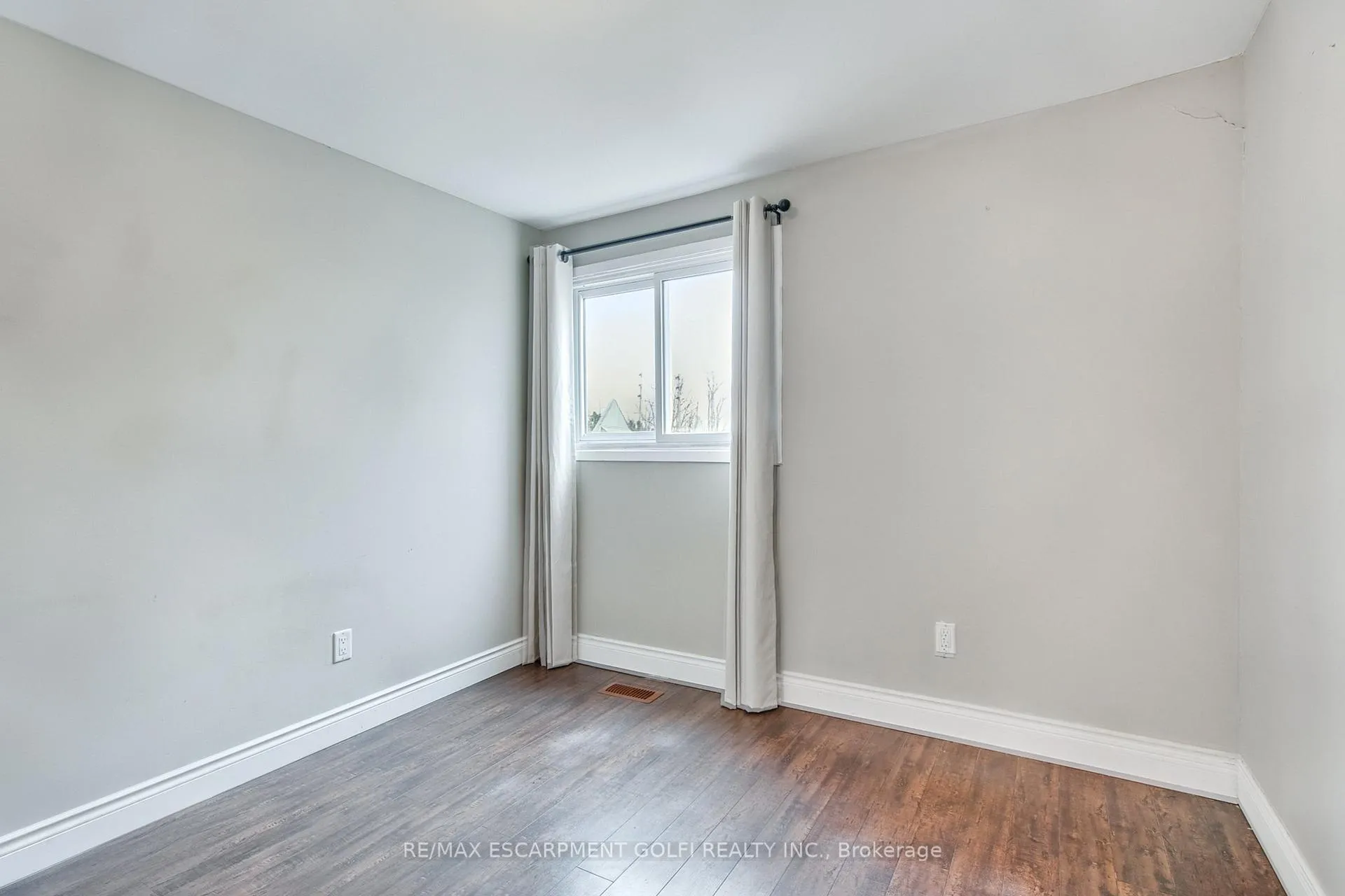 Photo 16 of Unit 2, 23 Watsons Lane, Hamilton, Cootes Paradise — HOMEH