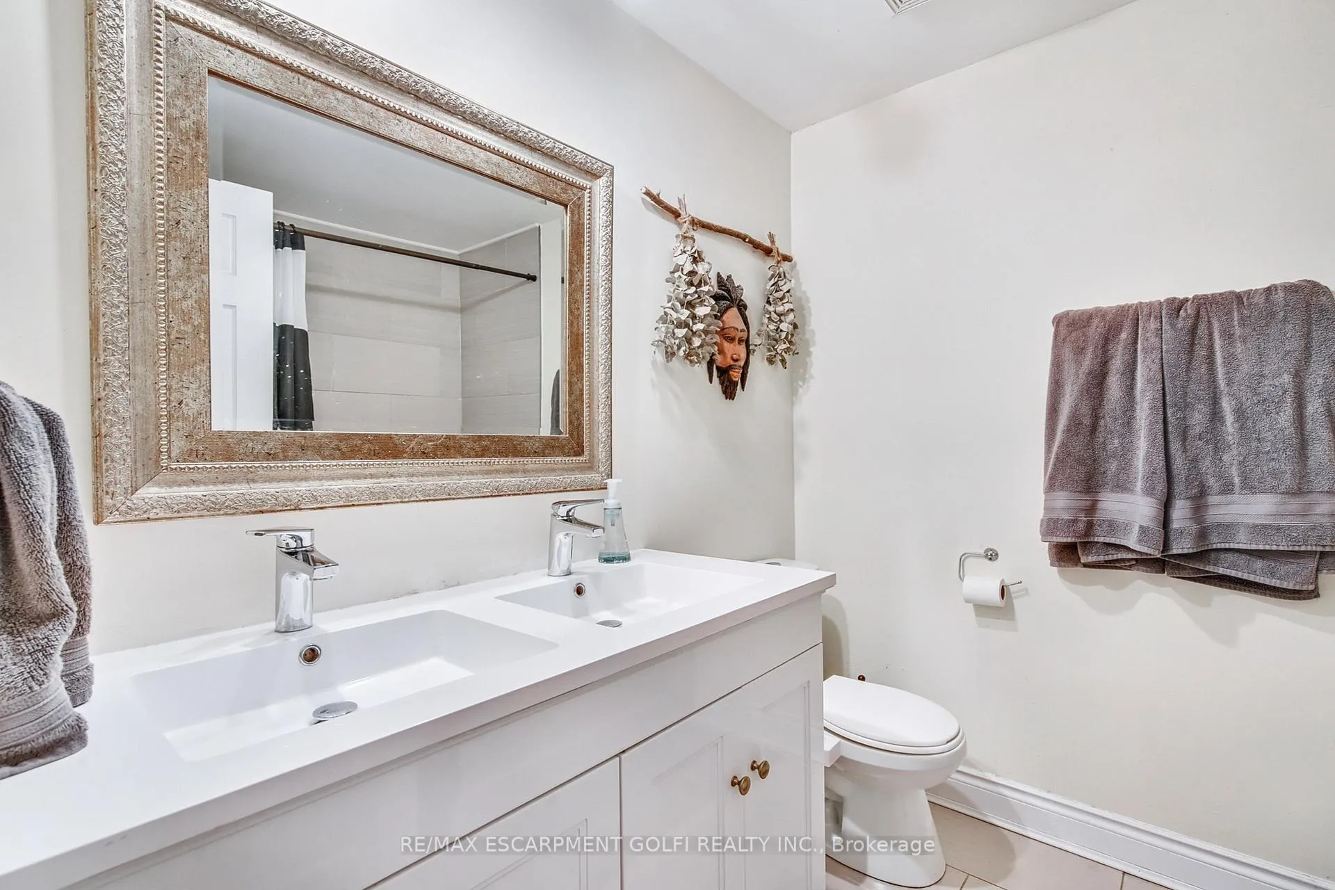 Photo 20 of Unit 2, 23 Watsons Lane, Hamilton, Cootes Paradise — HOMEH