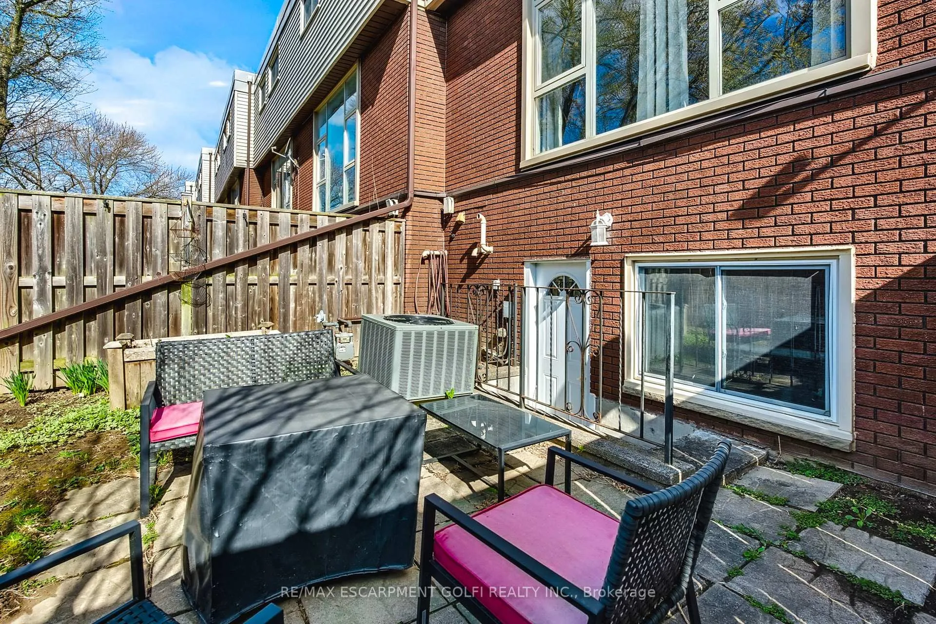 Photo 30 of Unit 2, 23 Watsons Lane, Hamilton, Cootes Paradise — HOMEH