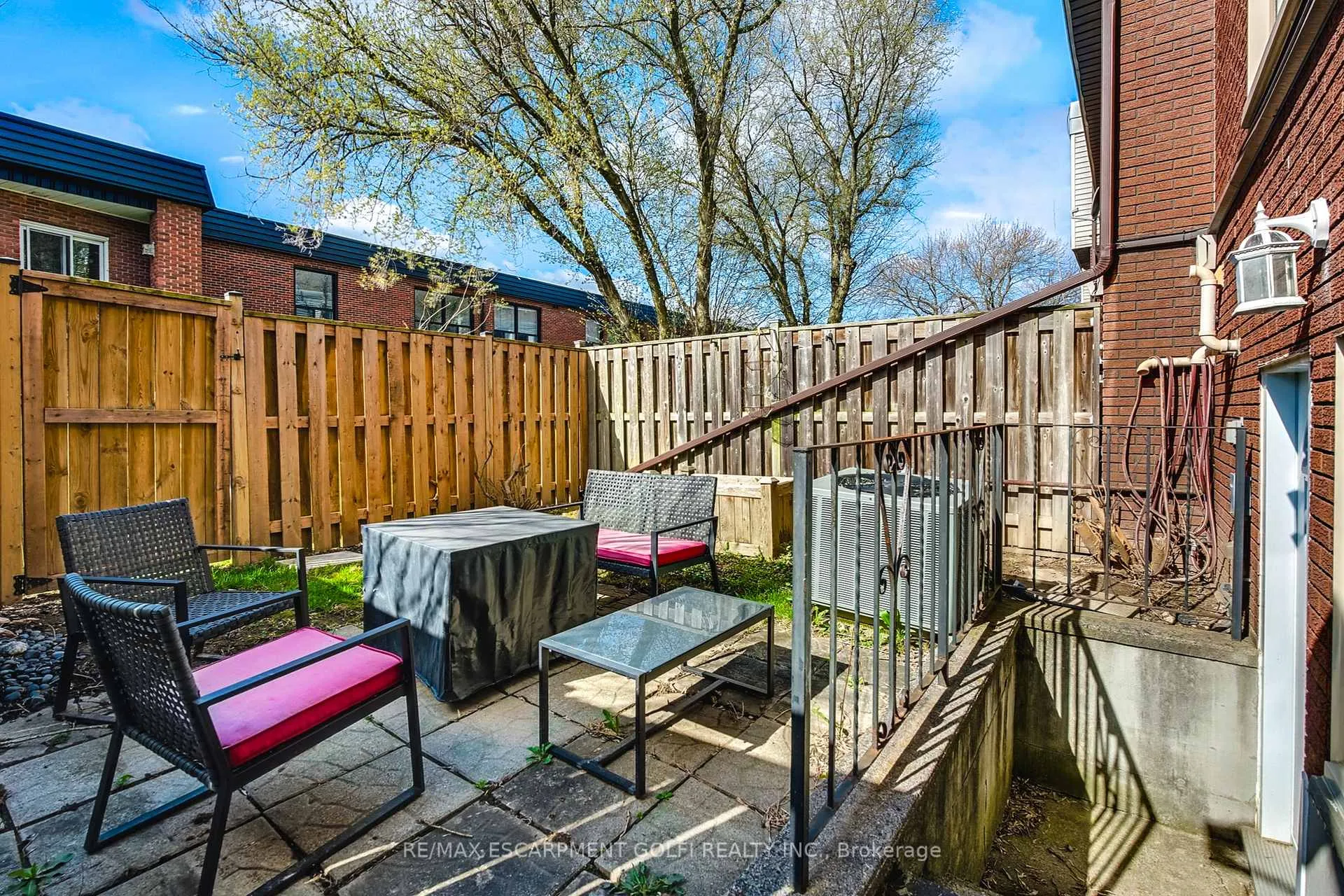 Photo 31 of Unit 2, 23 Watsons Lane, Hamilton, Cootes Paradise — HOMEH