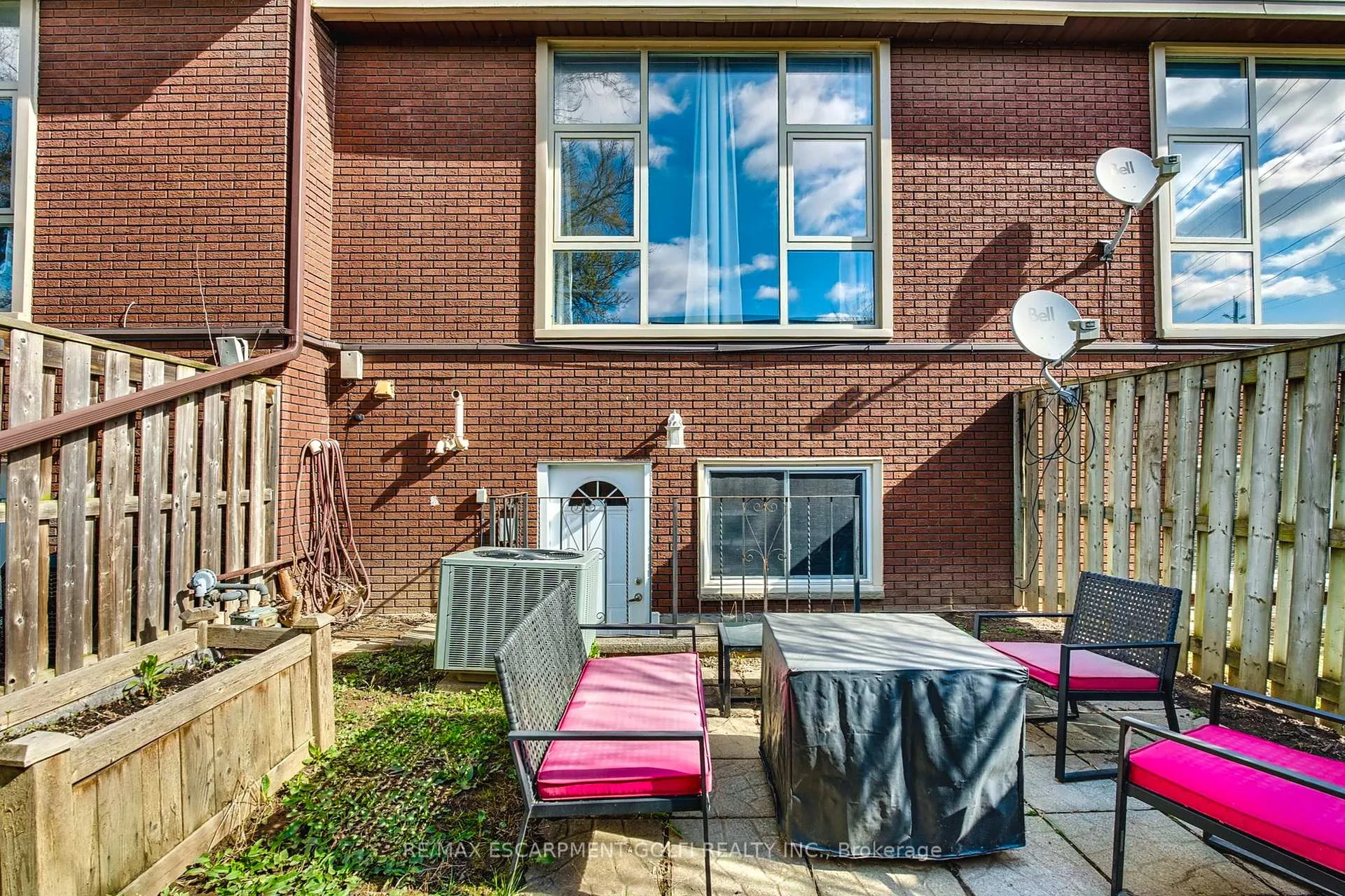 Photo 32 of Unit 2, 23 Watsons Lane, Hamilton, Cootes Paradise — HOMEH