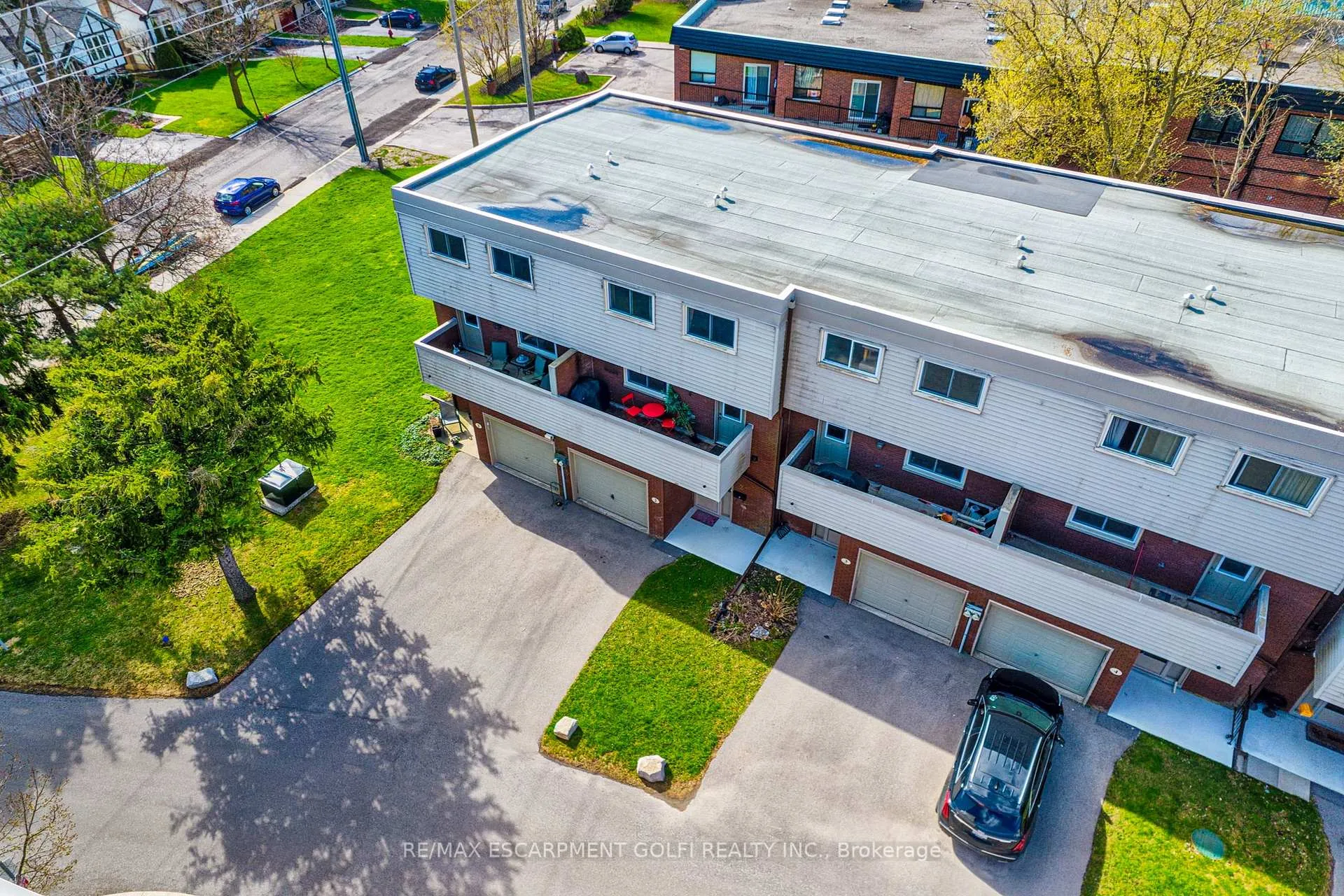 Photo 37 of Unit 2, 23 Watsons Lane, Hamilton, Cootes Paradise — HOMEH