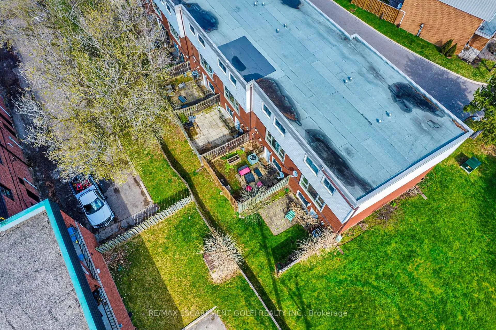 Photo 38 of Unit 2, 23 Watsons Lane, Hamilton, Cootes Paradise — HOMEH