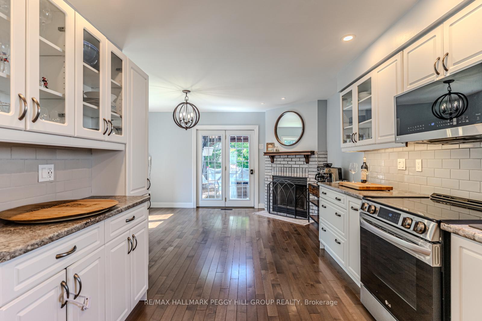 Photo 4 of 20 Pae Drive, Barrie, Painswick North — HOMEH