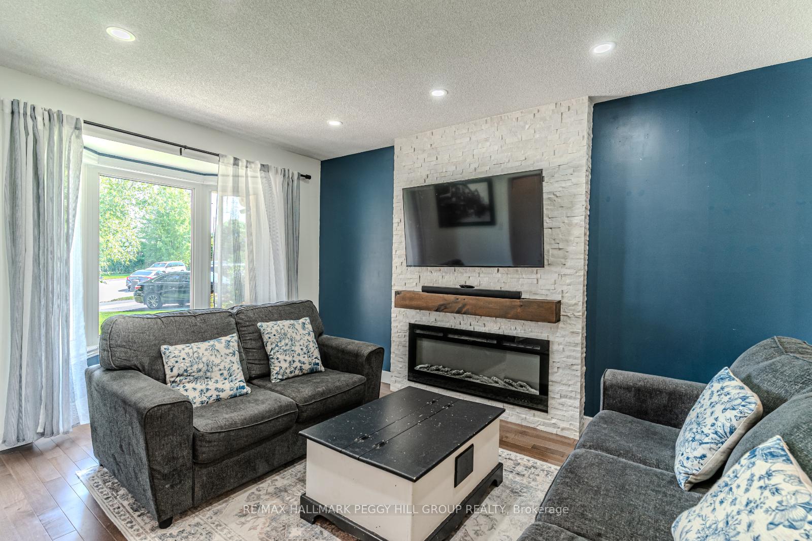 Photo 6 of 20 Pae Drive, Barrie, Painswick North — HOMEH