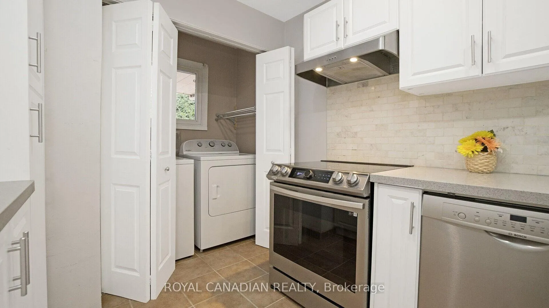Photo 10 of 18 Wabash Court, Brampton, Heart Lake West — HOMEH