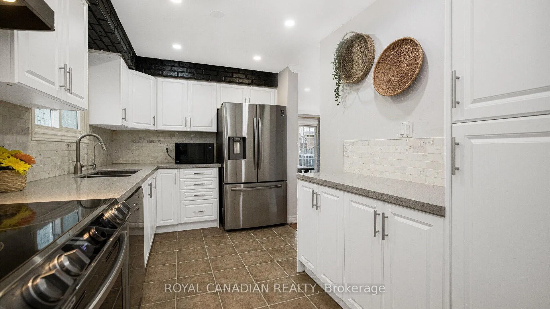 Photo 11 of 18 Wabash Court, Brampton, Heart Lake West — HOMEH