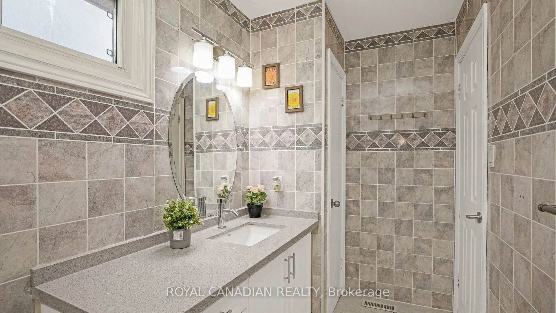 Photo 23 of 18 Wabash Court, Brampton, Heart Lake West — HOMEH