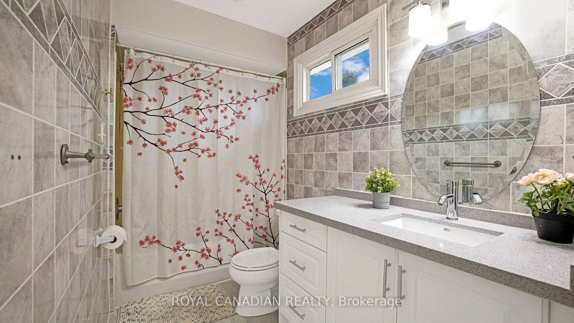 Photo 26 of 18 Wabash Court, Brampton, Heart Lake West — HOMEH