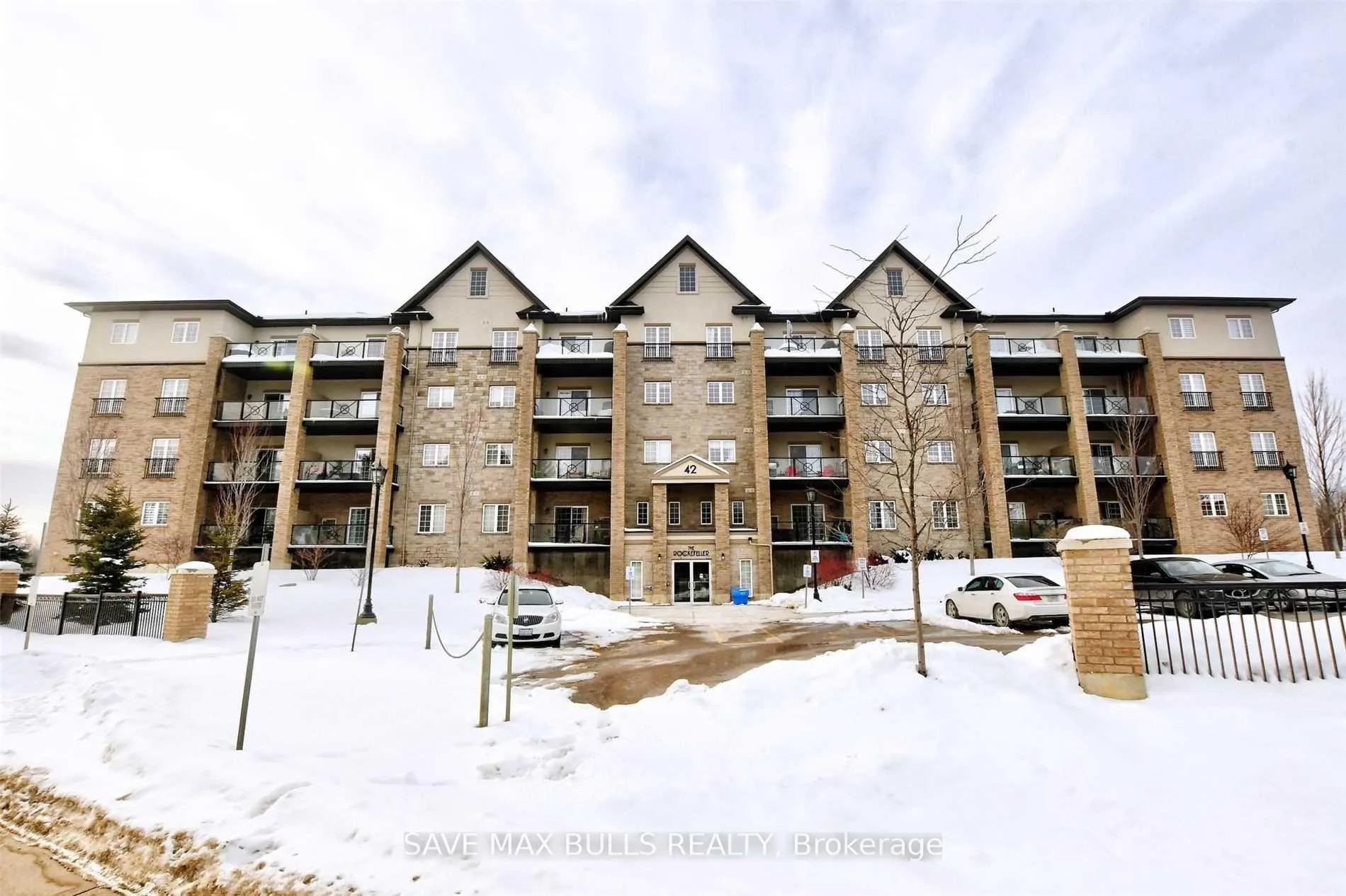 Front of Unit 410, 42 Ferndale Drive S