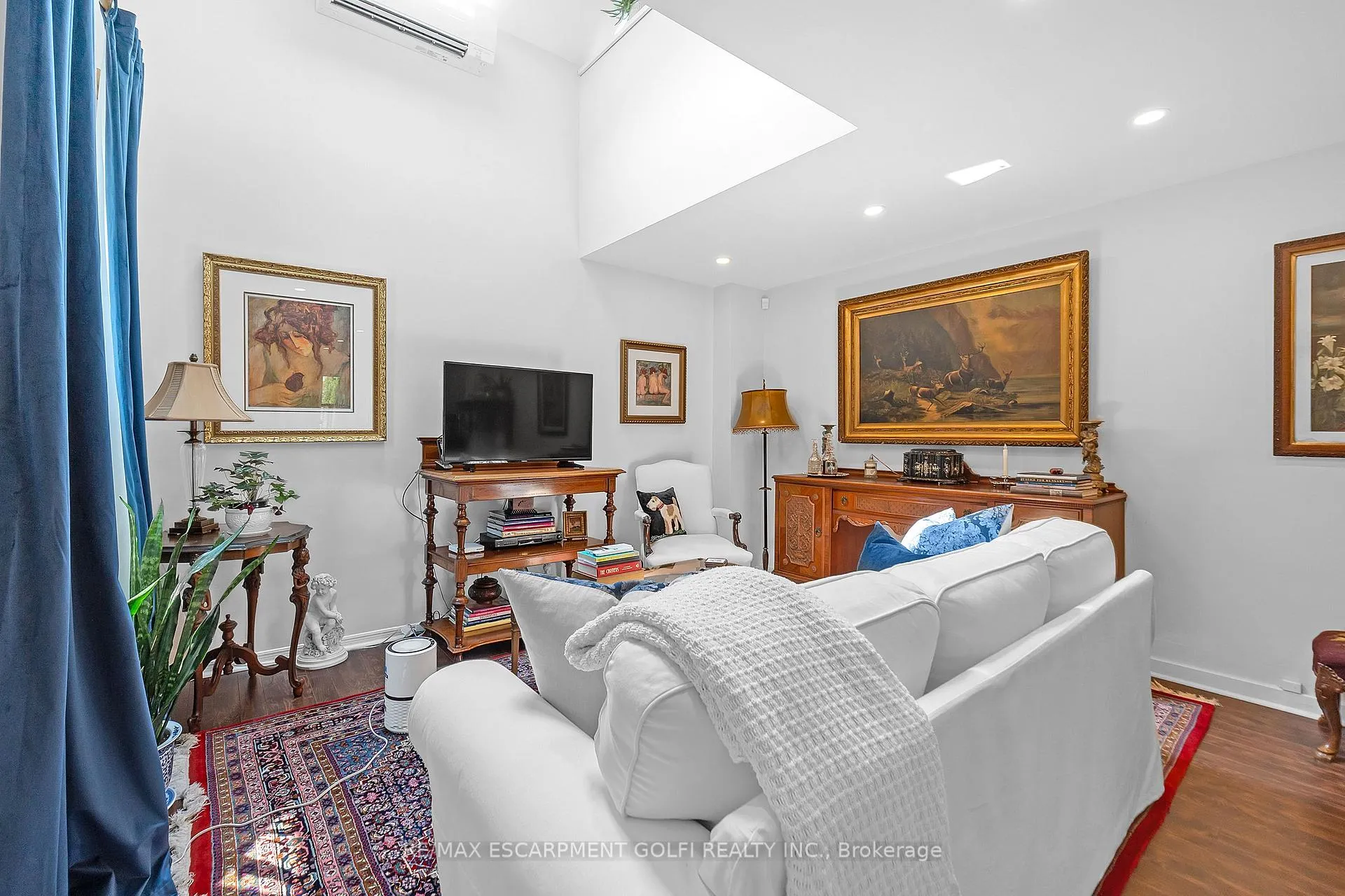 Photo 13 of Unit 3, 23 Macaulay Street W, Hamilton, North End — HOMEH