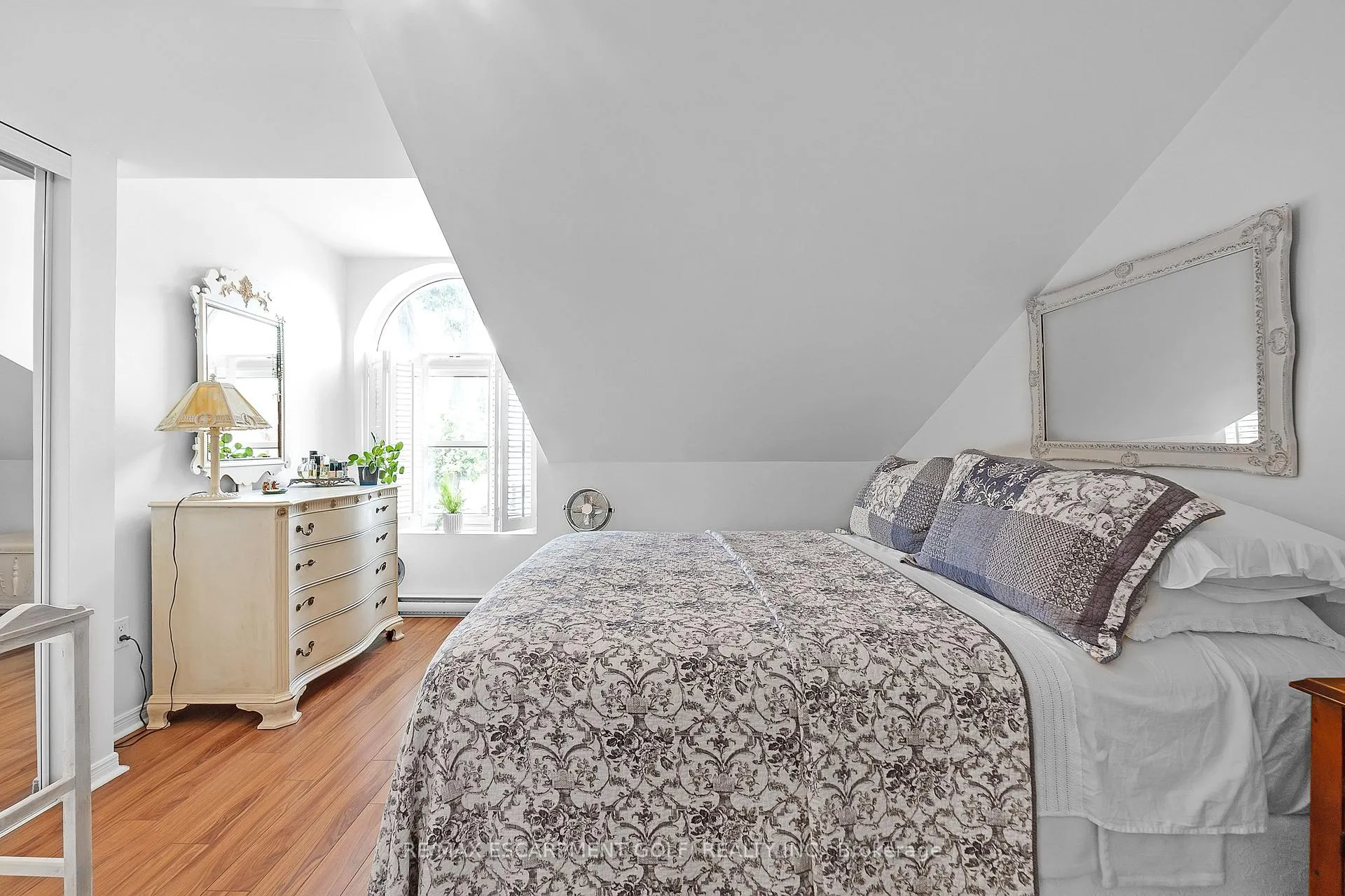 Photo 21 of Unit 3, 23 Macaulay Street W, Hamilton, North End — HOMEH