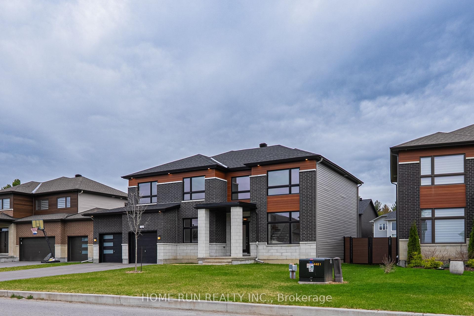 Photo 3 of 527 Albert Boyd Private, Ottawa, Huntley Ward (South East) — HOMEH