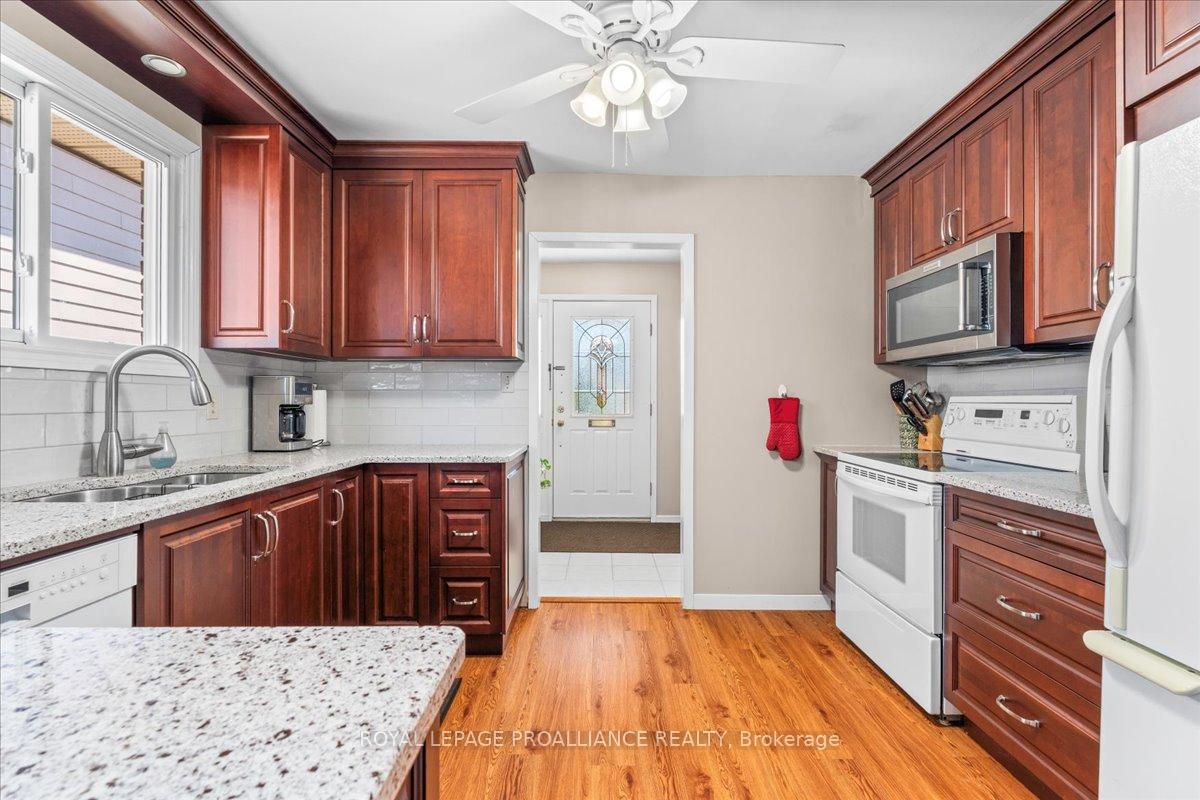 Photo 1 of 14 Briarwood Crescent, Belleville, Belleville Ward — HOMEH