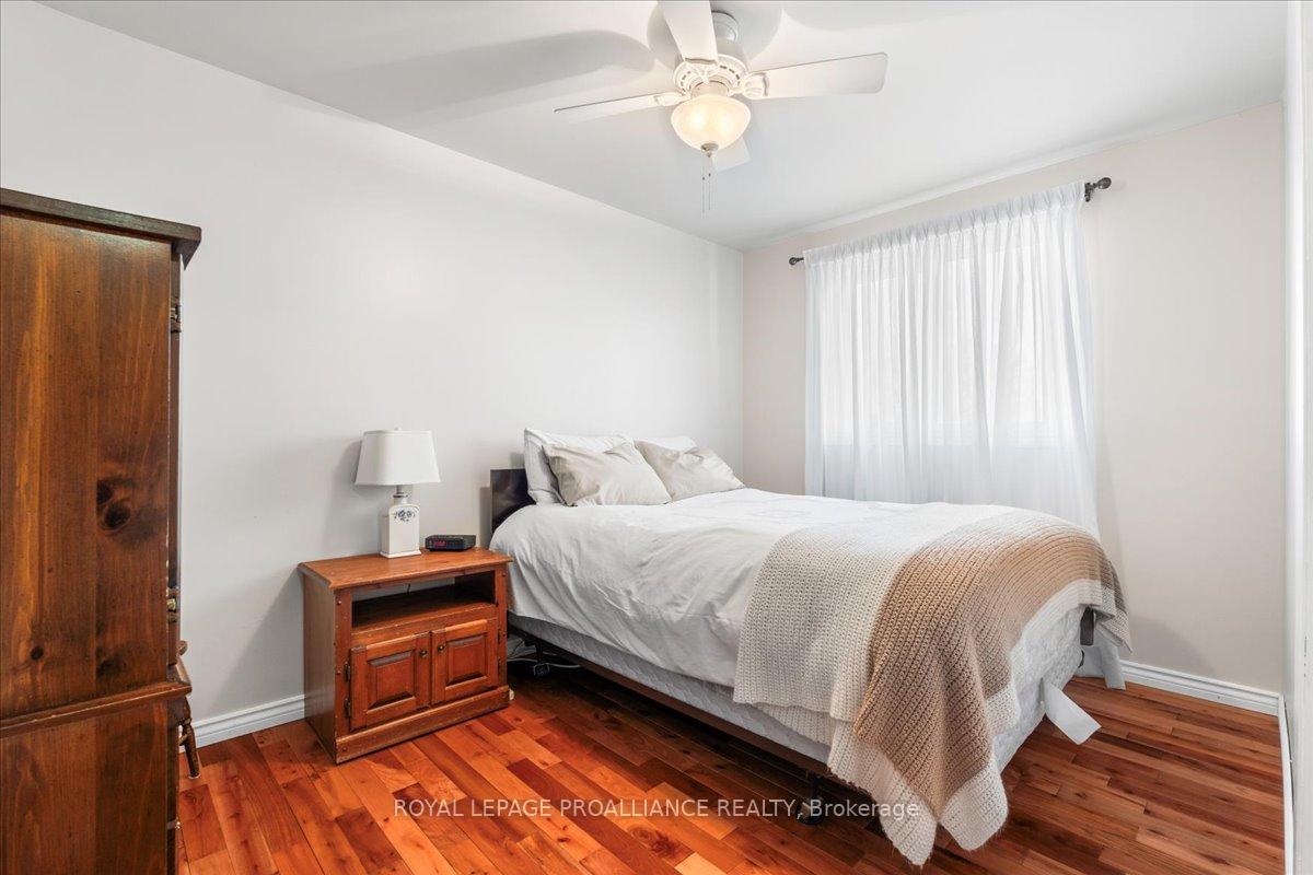 Photo 5 of 14 Briarwood Crescent, Belleville, Belleville Ward — HOMEH