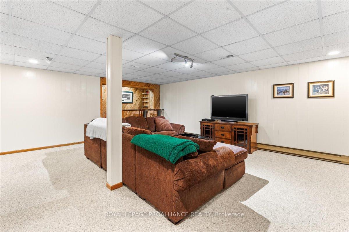 Photo 8 of 14 Briarwood Crescent, Belleville, Belleville Ward — HOMEH