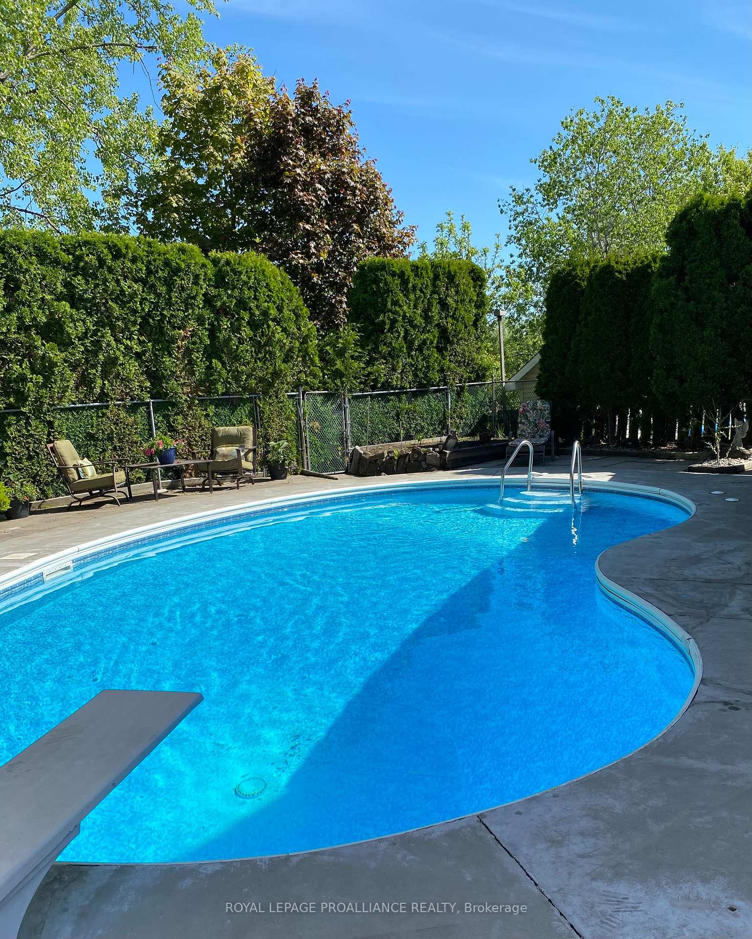 Photo 23 of 14 Briarwood Crescent, Belleville, Belleville Ward — HOMEH
