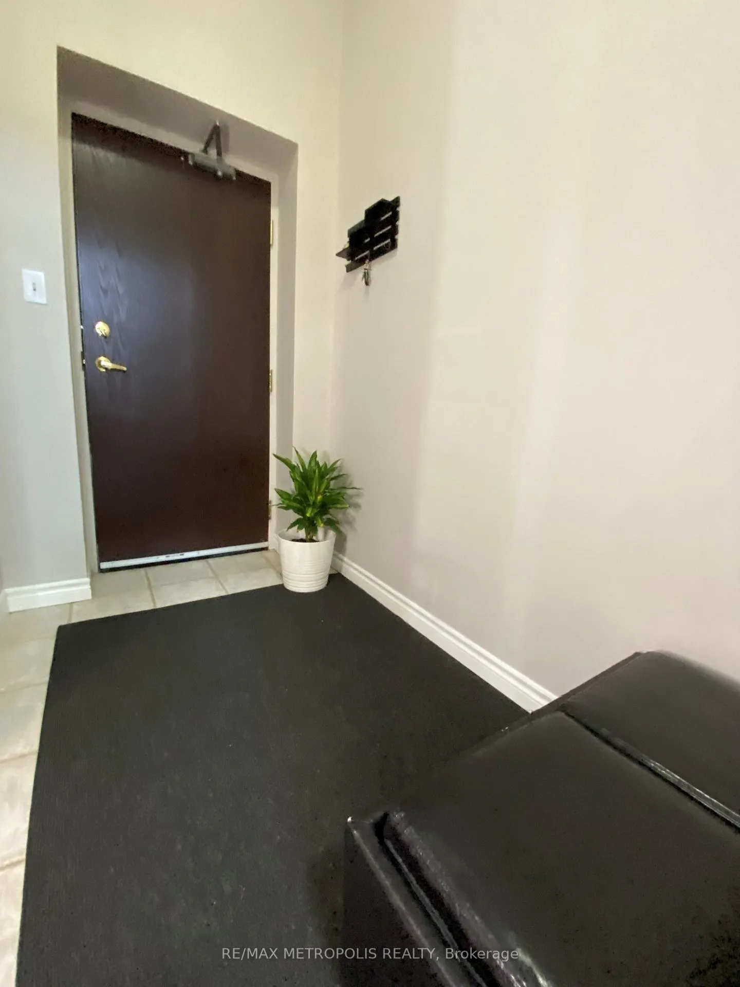 Photo 2 of Unit 210, 262 Dundas Street E, Hamilton, Waterdown — HOMEH