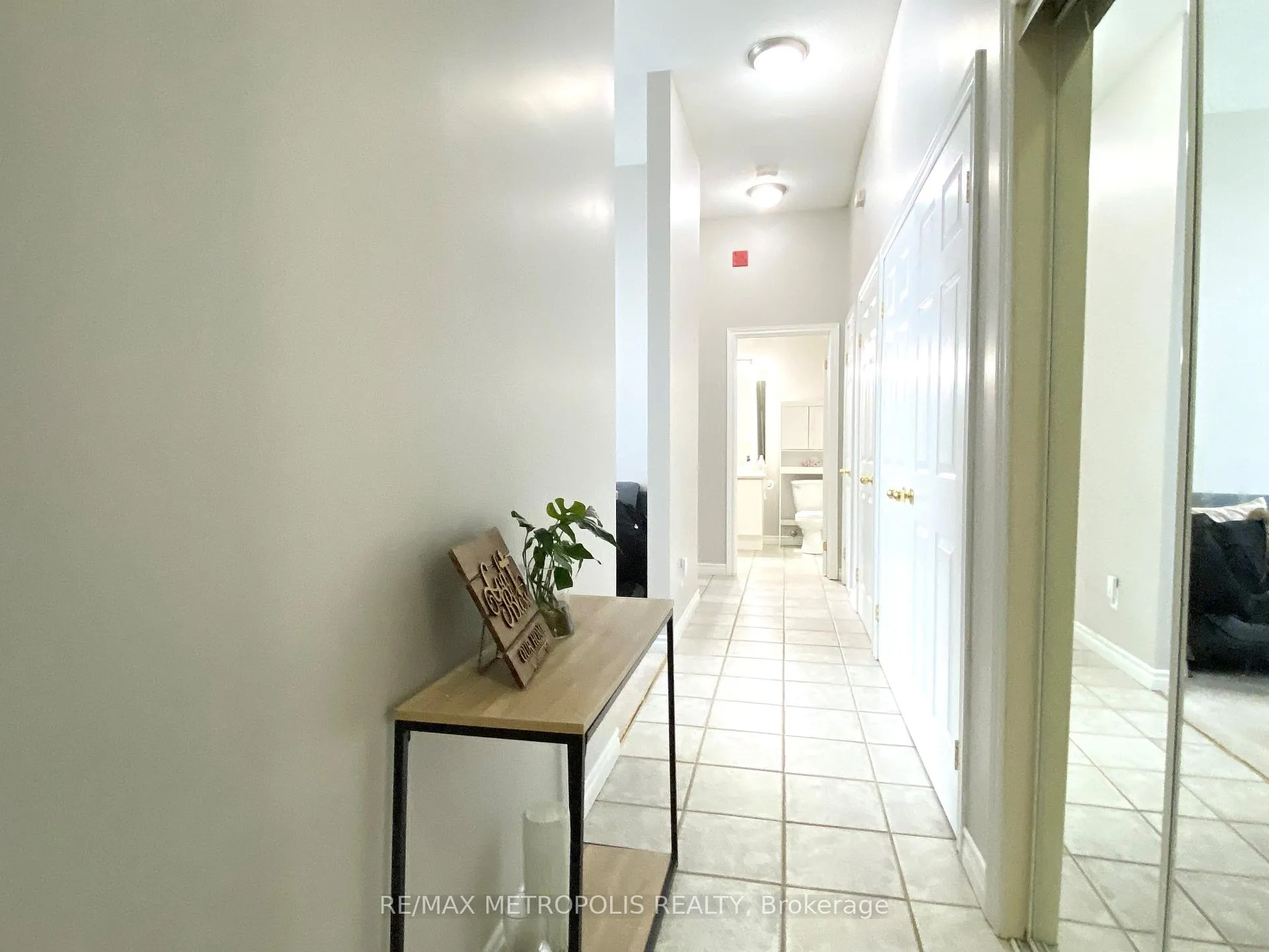 Photo 3 of Unit 210, 262 Dundas Street E, Hamilton, Waterdown — HOMEH